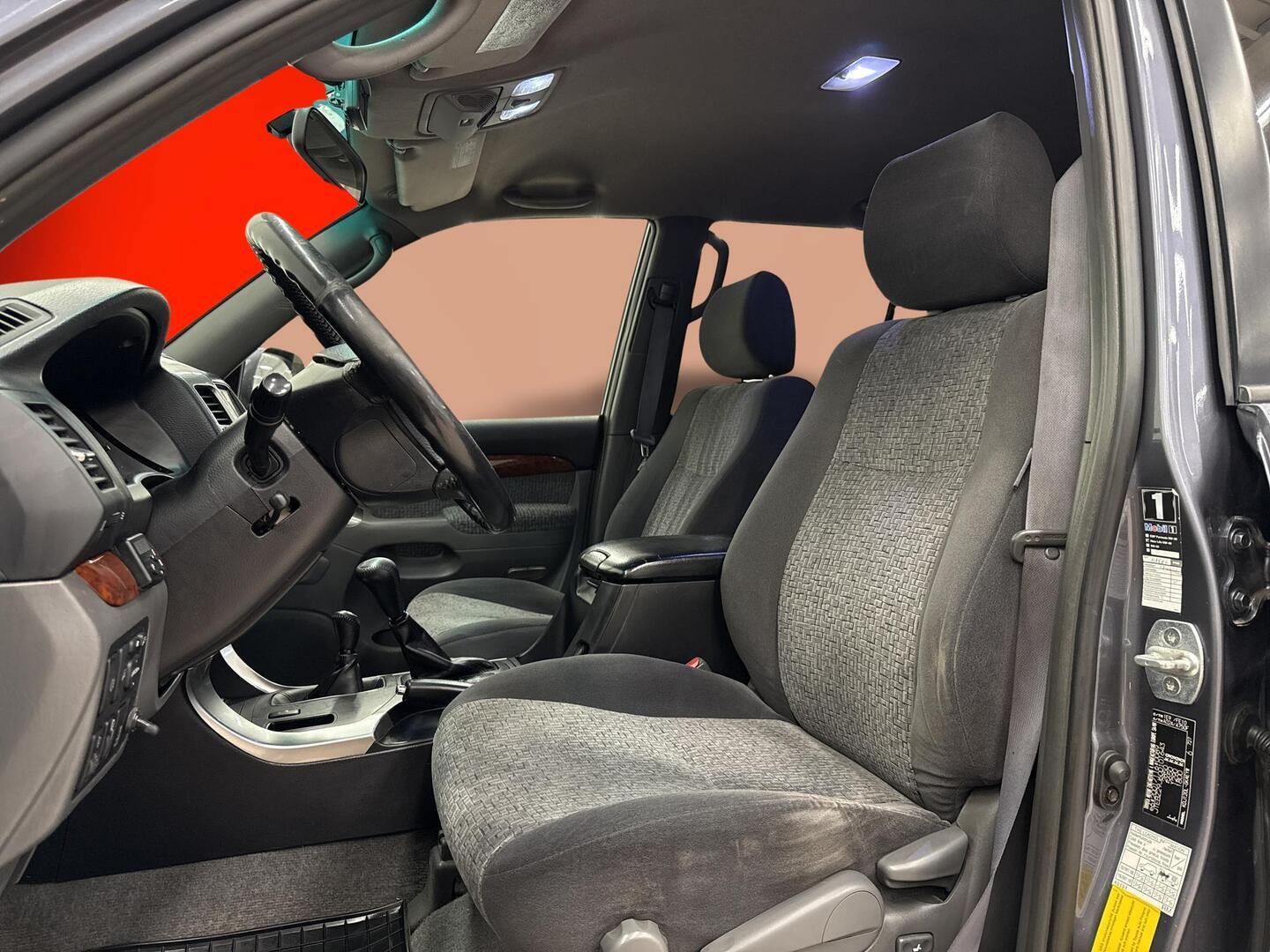 TOYOTA Land Cruiser 2006