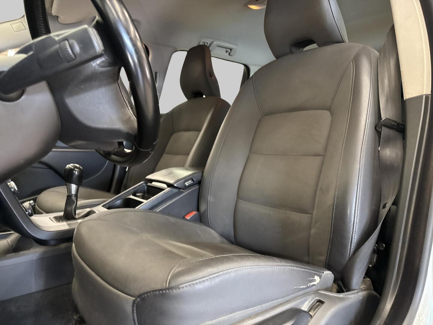 VOLVO V70 2010