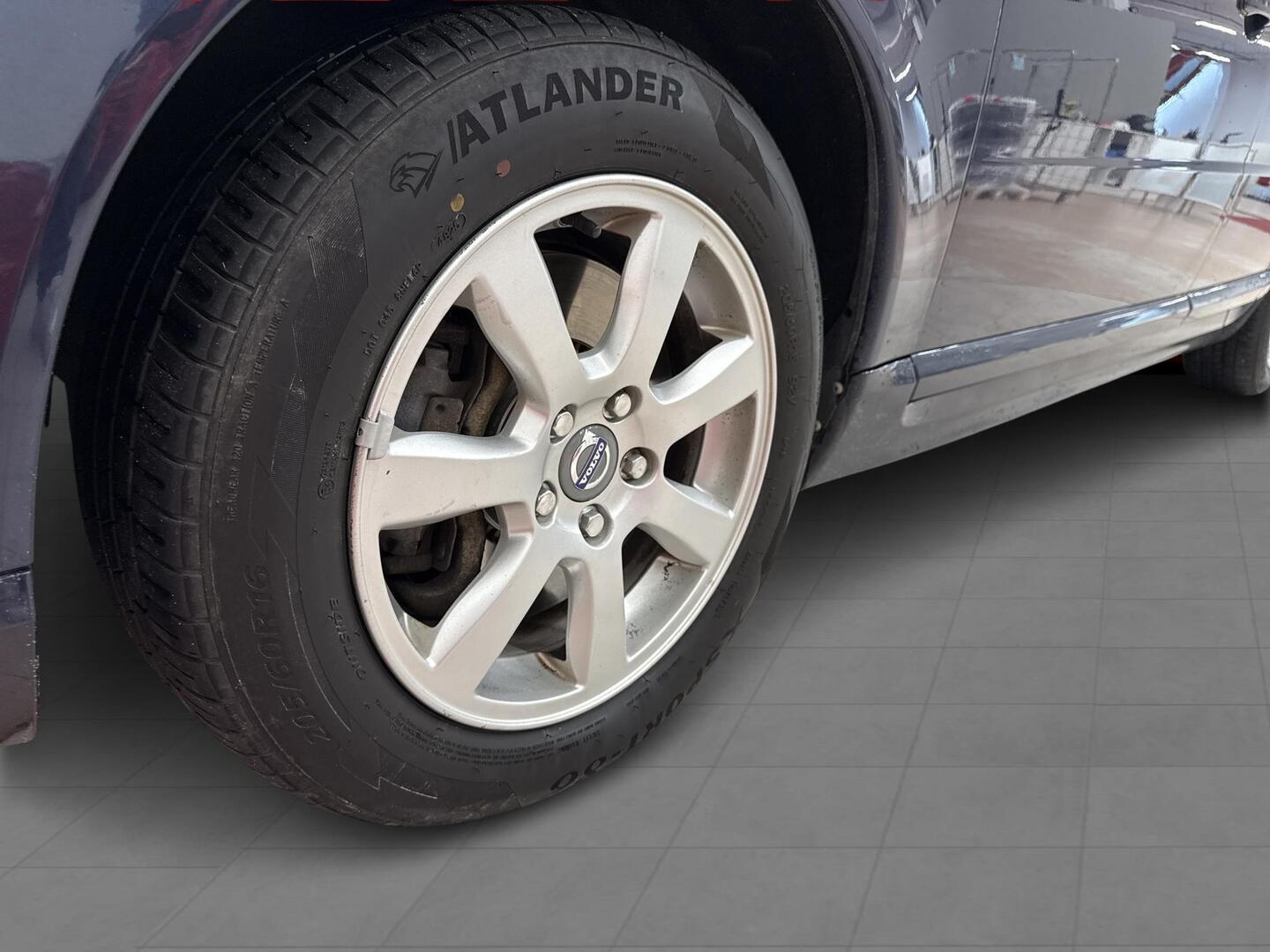 VOLVO V70 2012