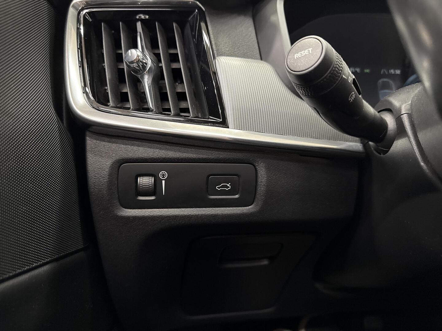 VOLVO S90 2016