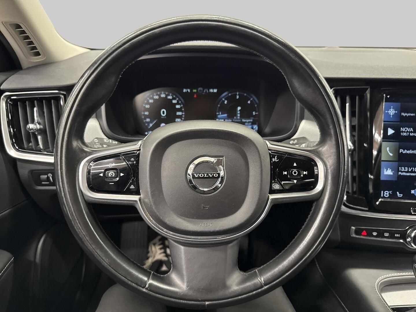 VOLVO S90 2016