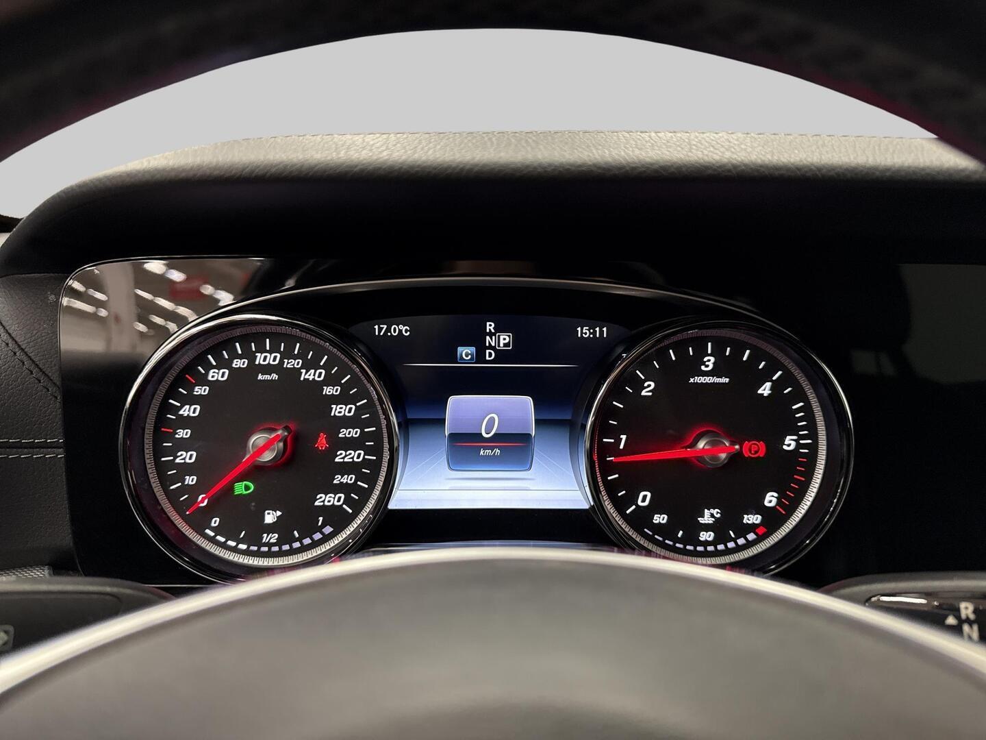 MERCEDES-BENZ E 2016