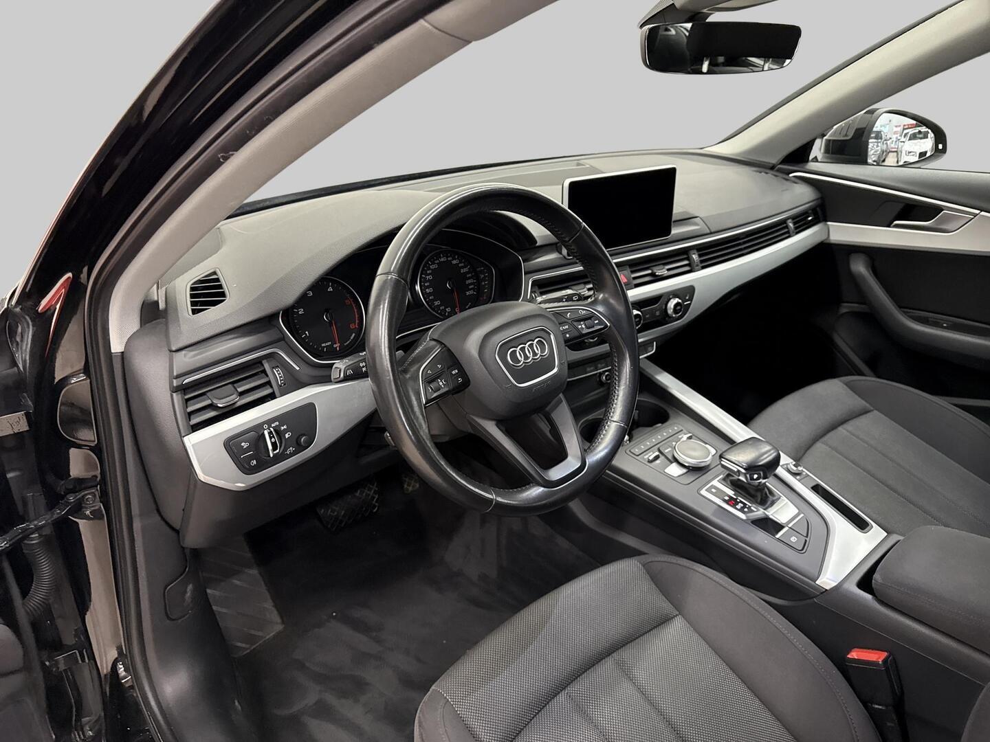 AUDI A4 2017
