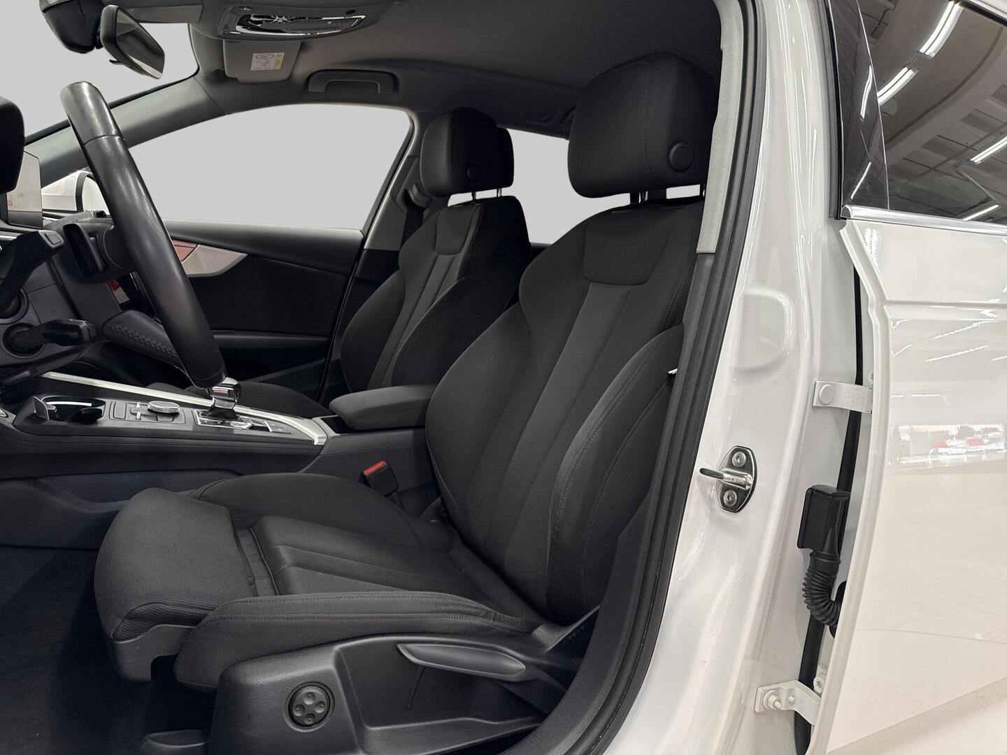 AUDI A4 2018