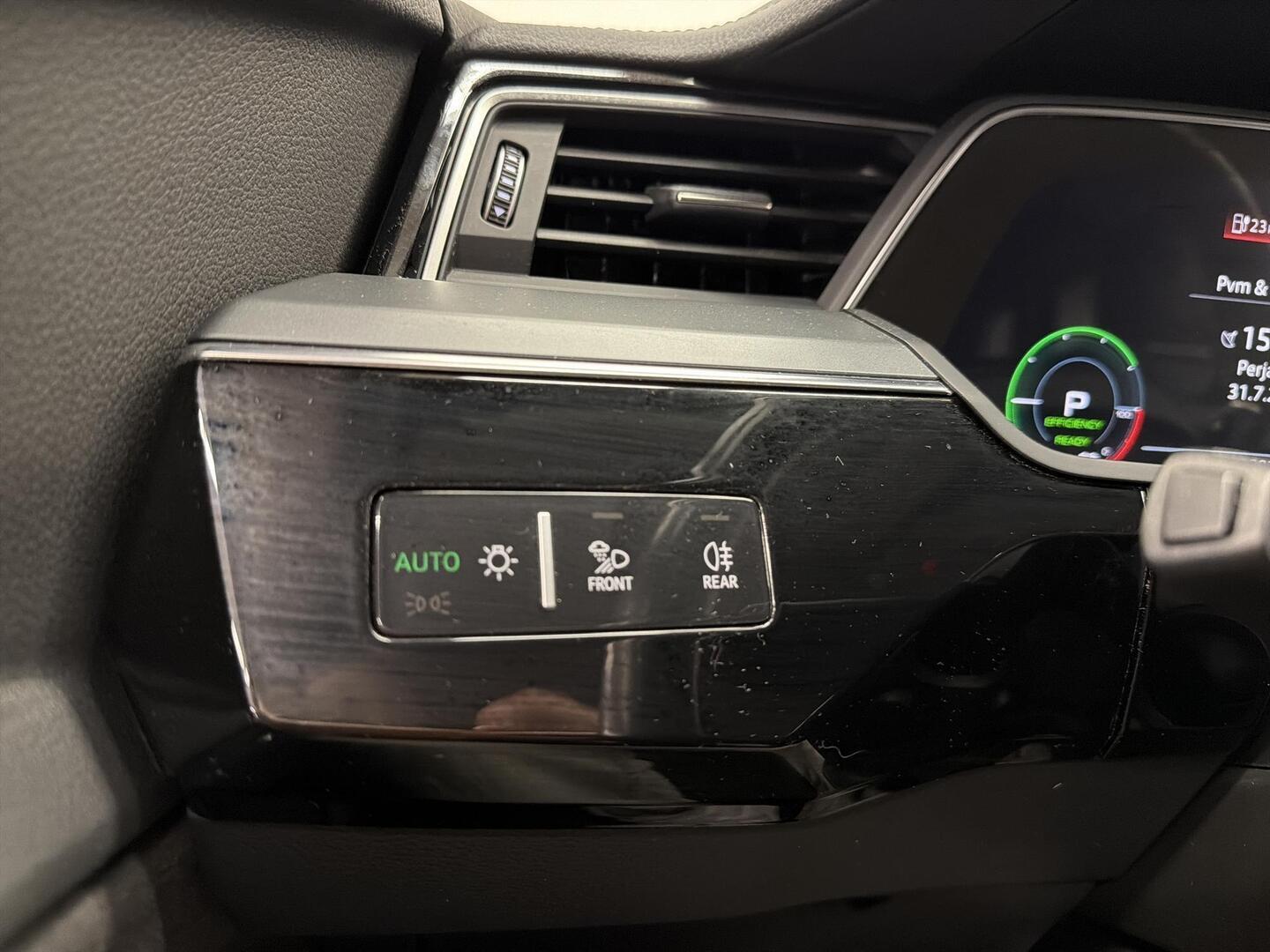 AUDI e-tron 2020