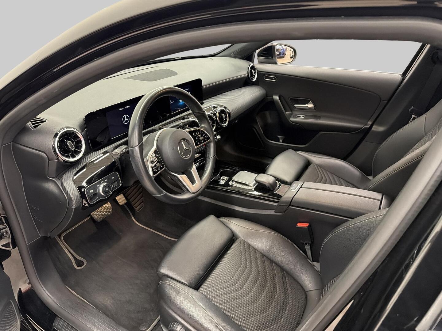 MERCEDES-BENZ A 2021
