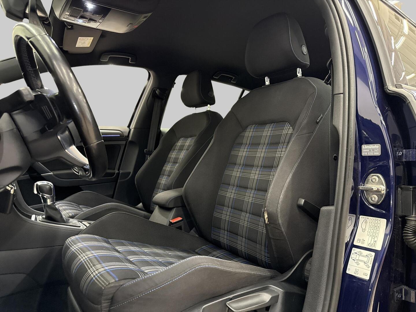 VOLKSWAGEN Golf 2017