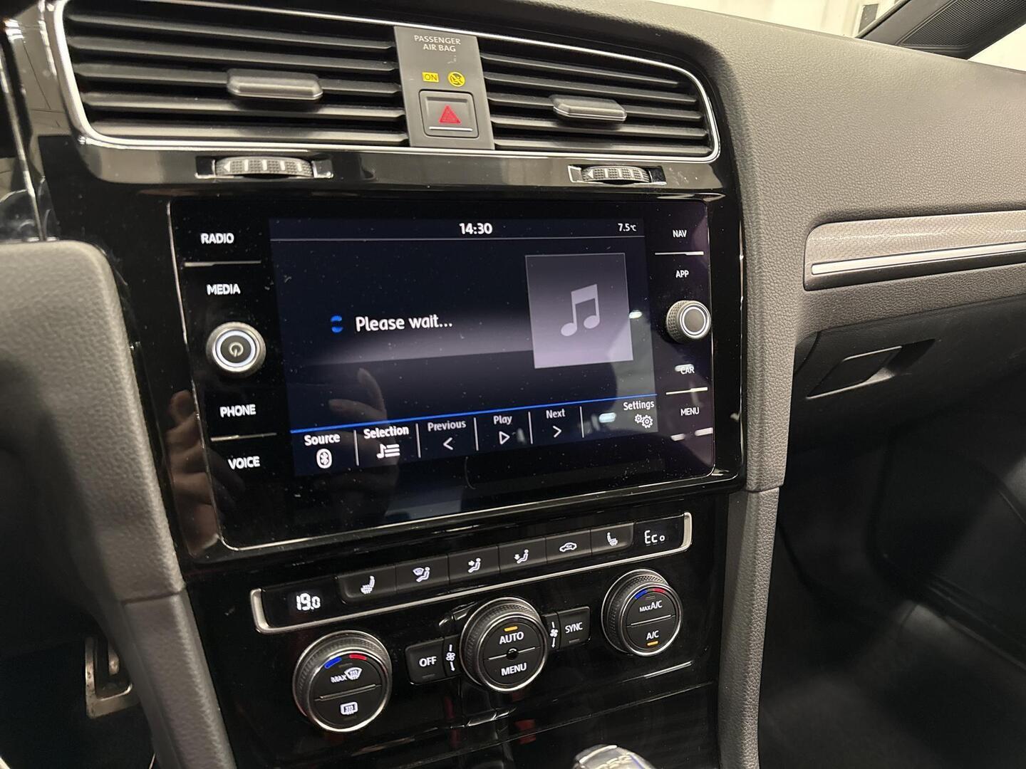 VOLKSWAGEN Golf 2017