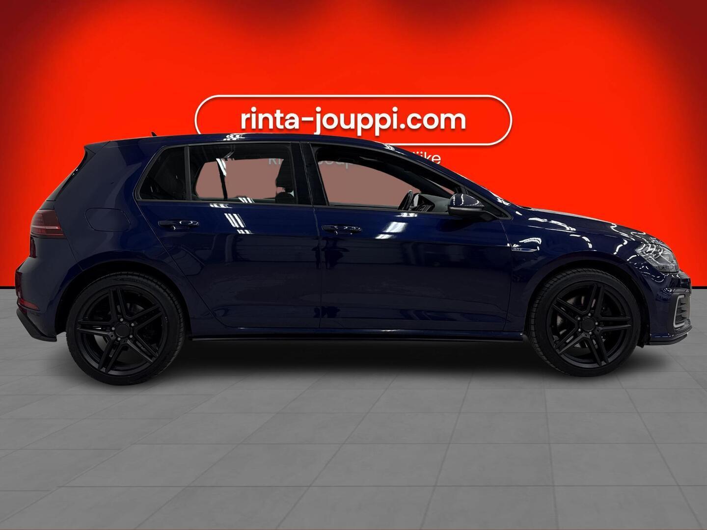 VOLKSWAGEN Golf 2017