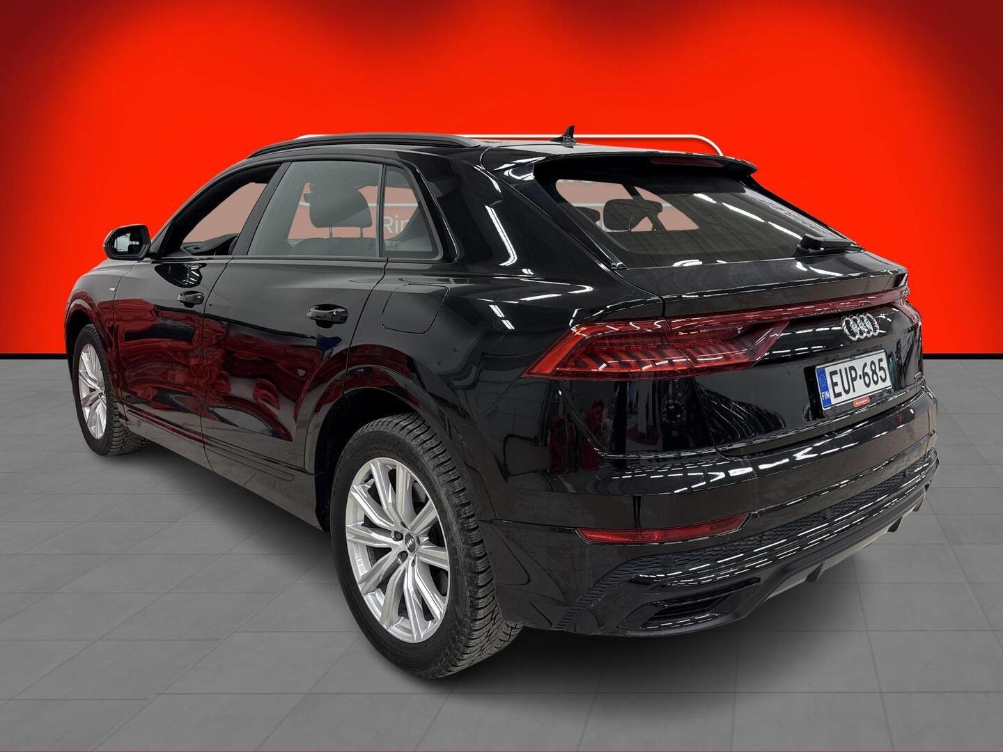 AUDI Q8 2023
