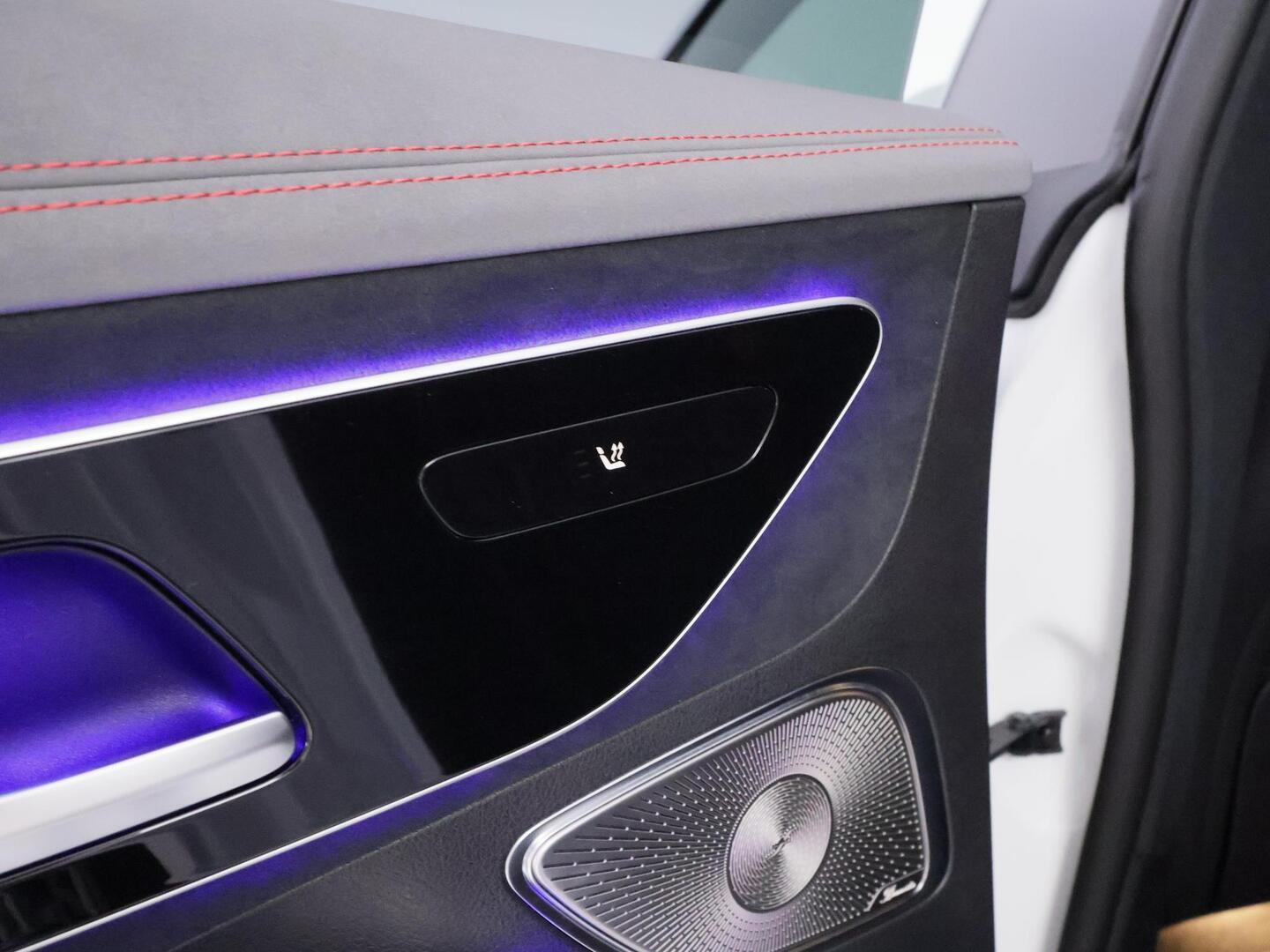 MERCEDES-BENZ EQE 2024