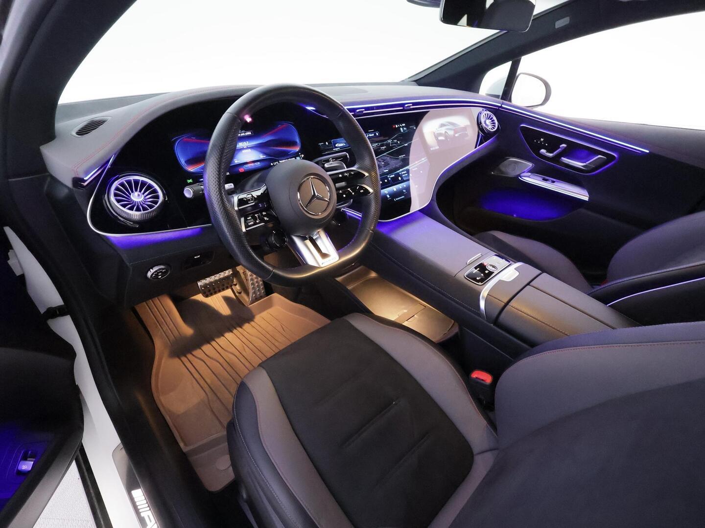 MERCEDES-BENZ EQE 2024