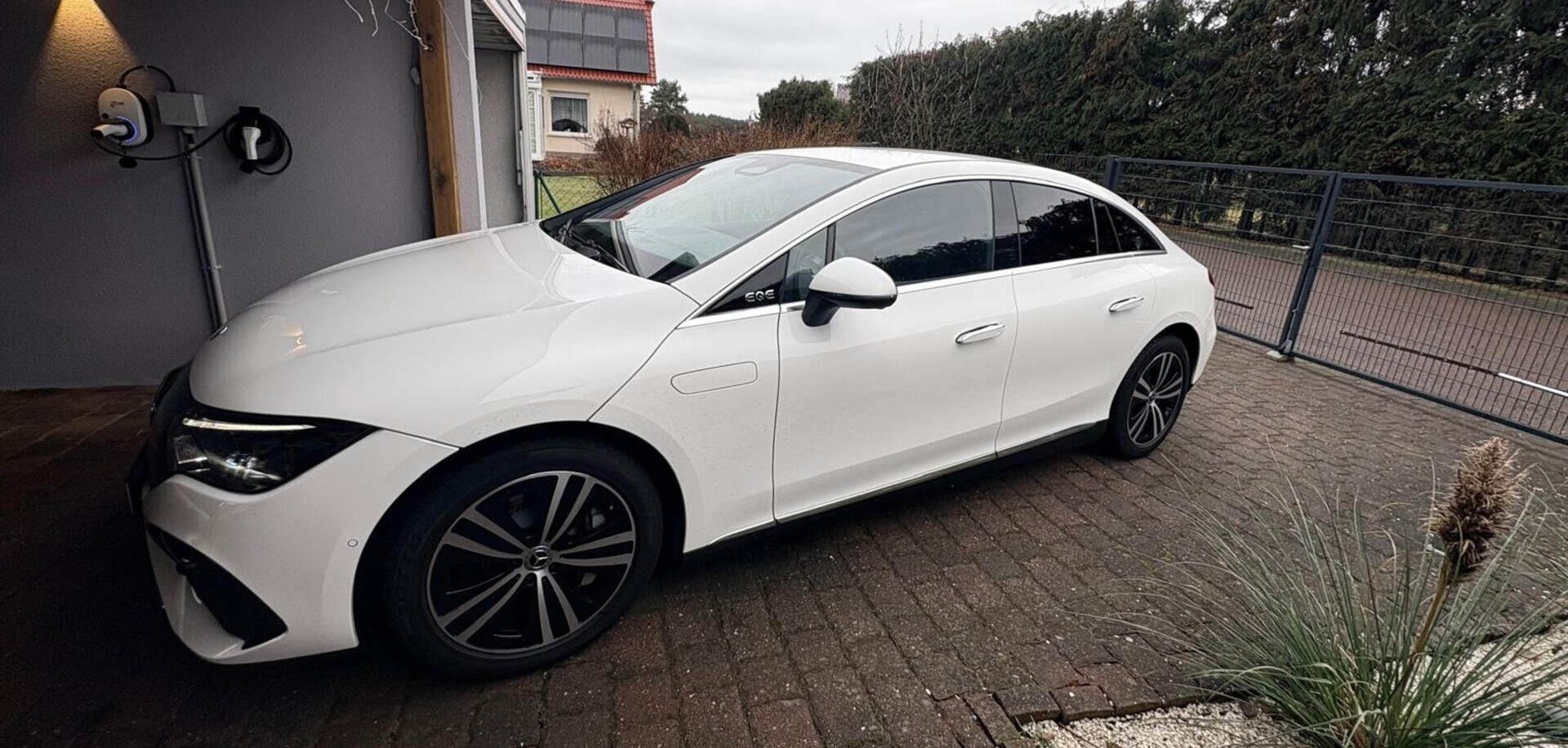 MERCEDES-BENZ EQE 2024