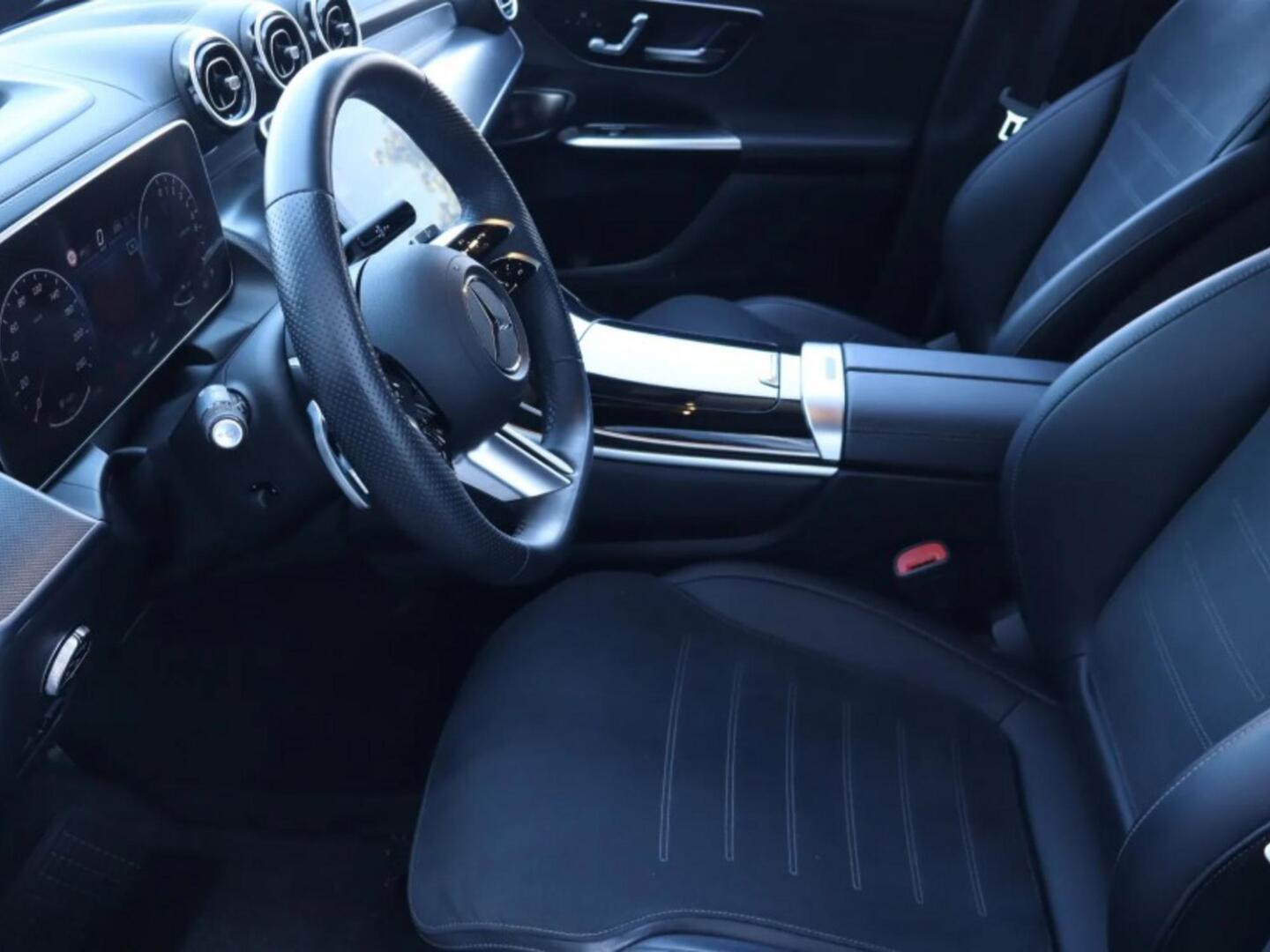 MERCEDES-BENZ GLC 2024