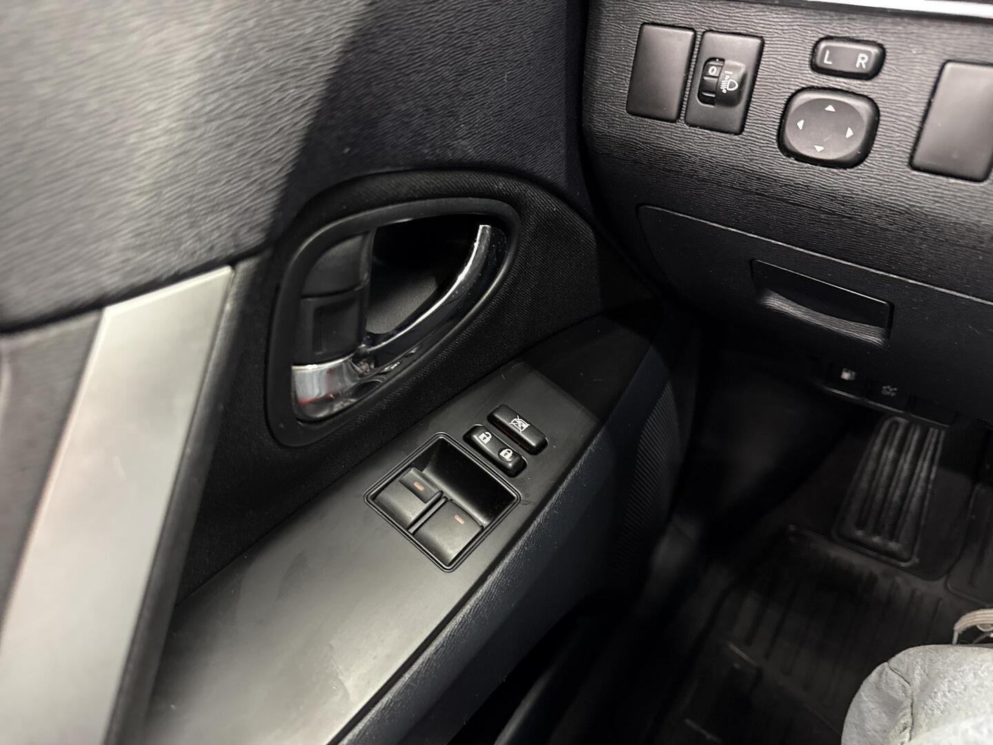 TOYOTA Avensis 2013