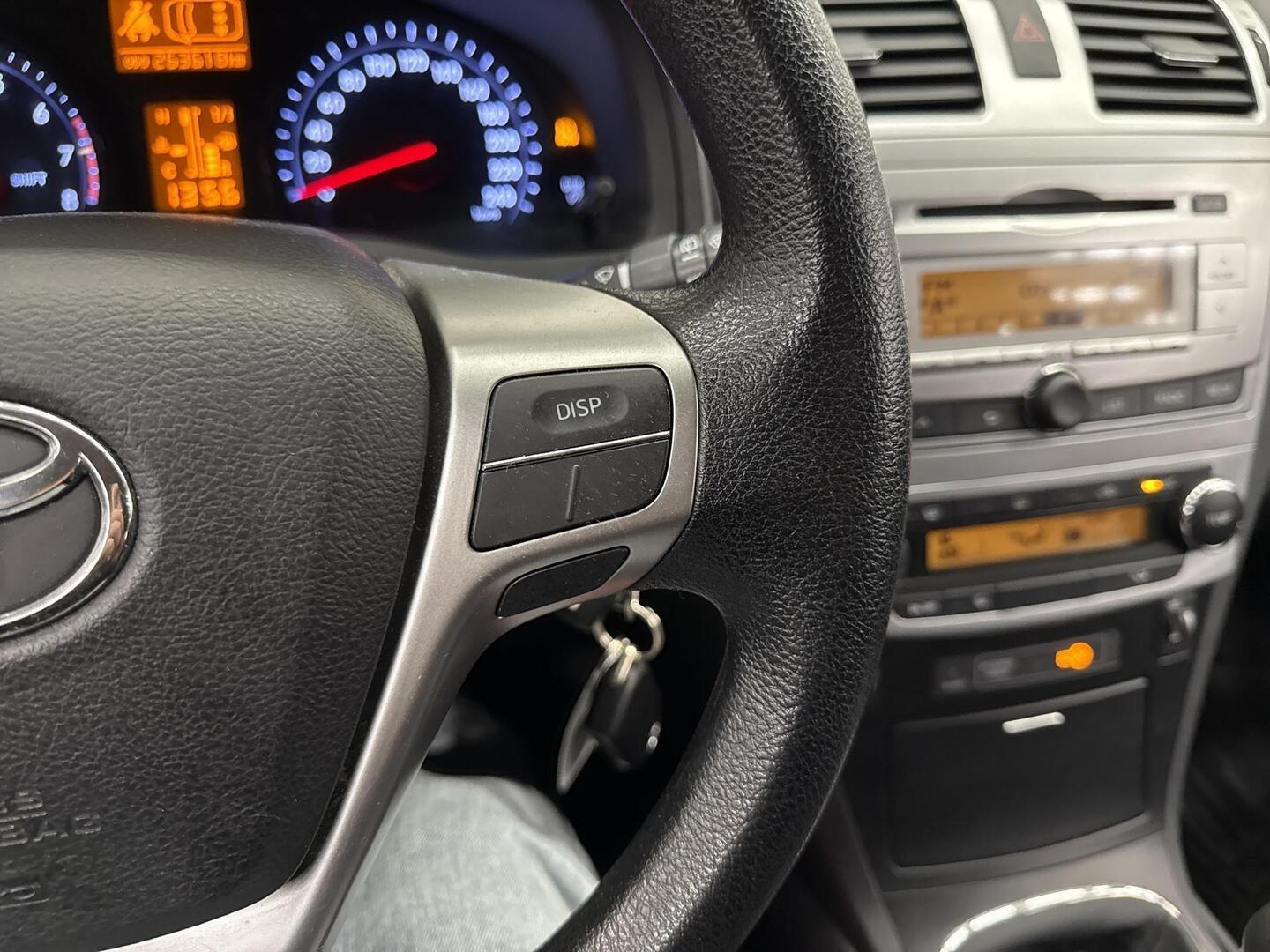 TOYOTA Avensis 2013