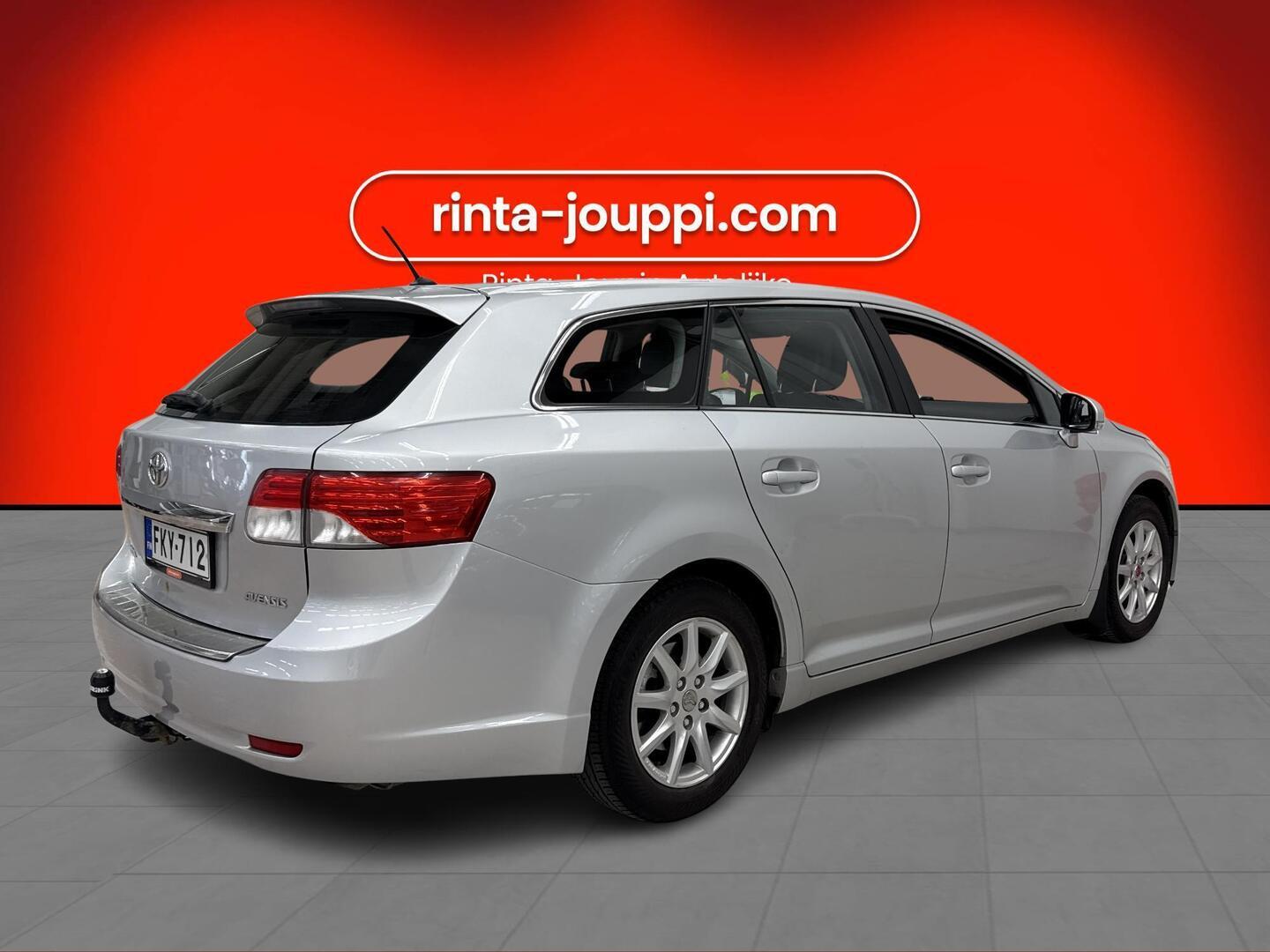 TOYOTA Avensis 2013