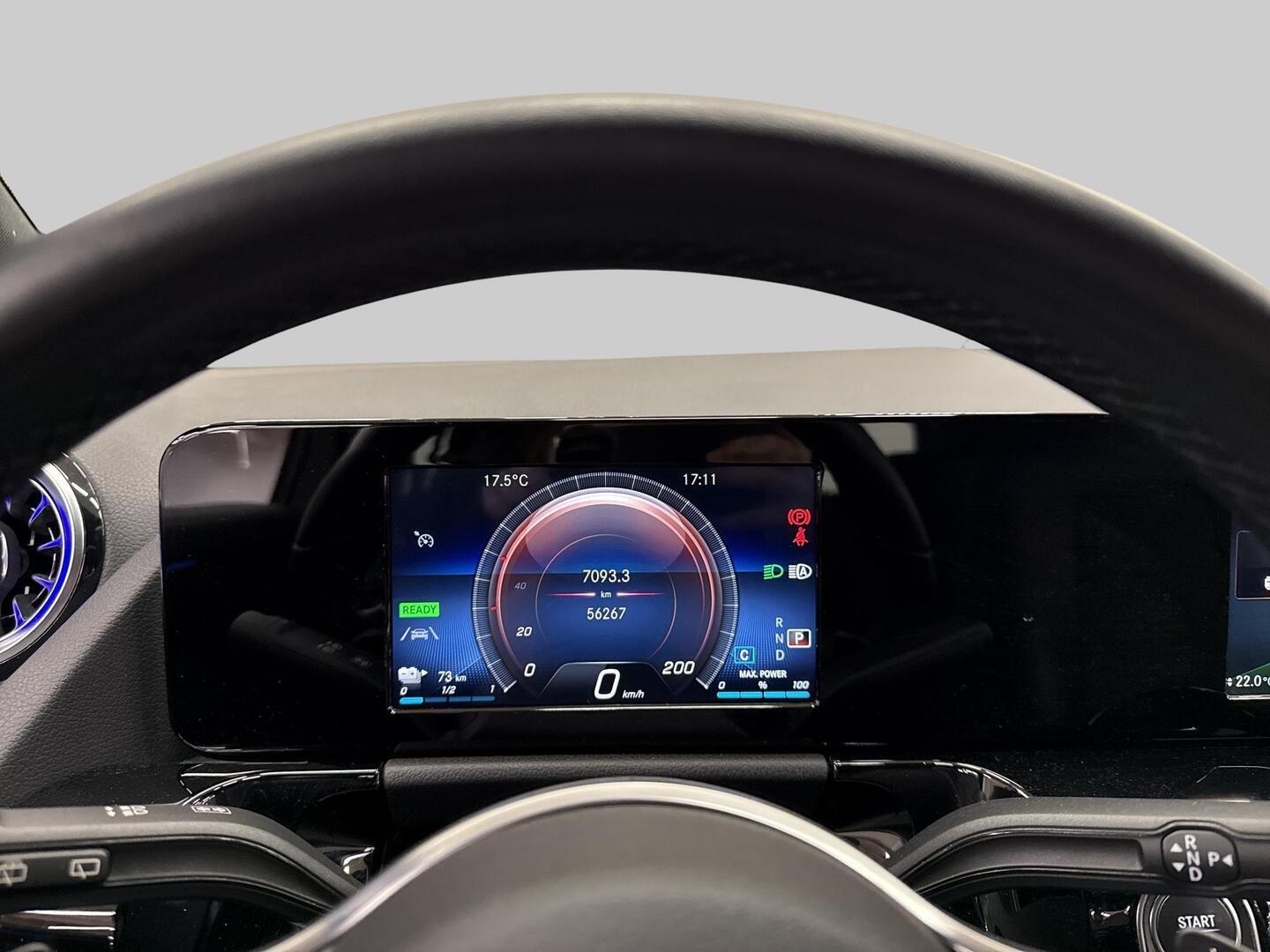 MERCEDES-BENZ EQA 2021