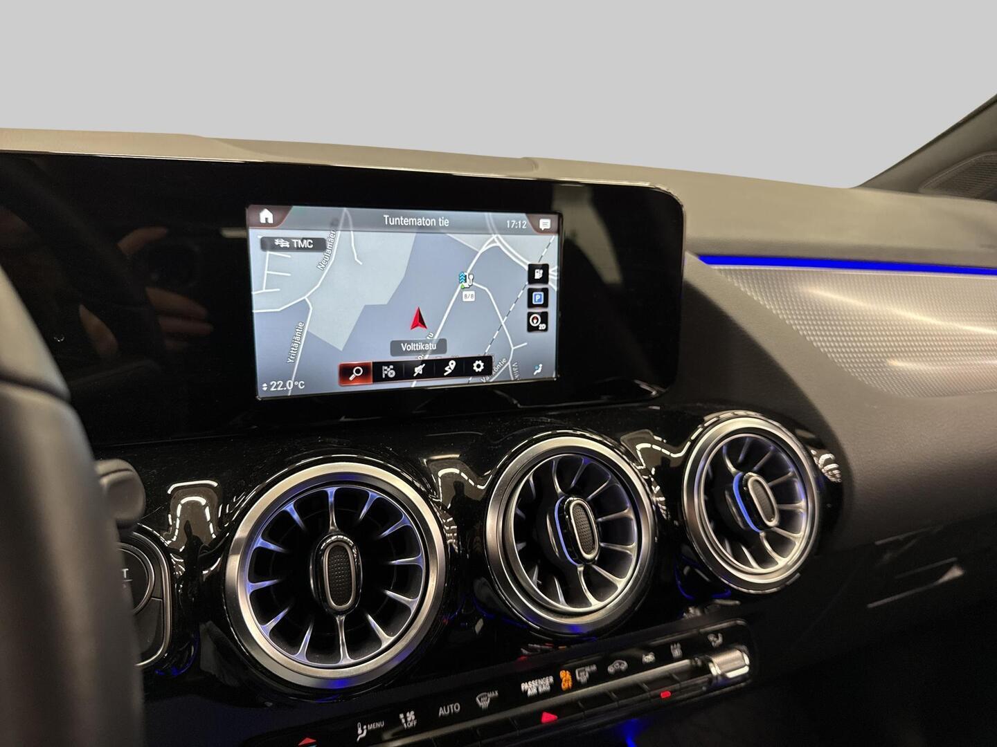 MERCEDES-BENZ EQA 2021