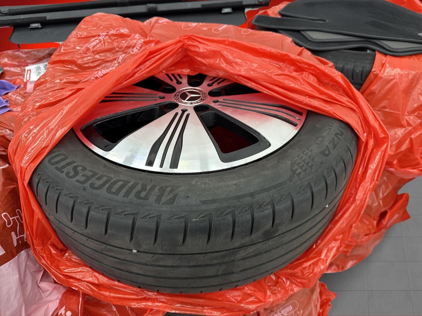 MERCEDES-BENZ EQA 2021