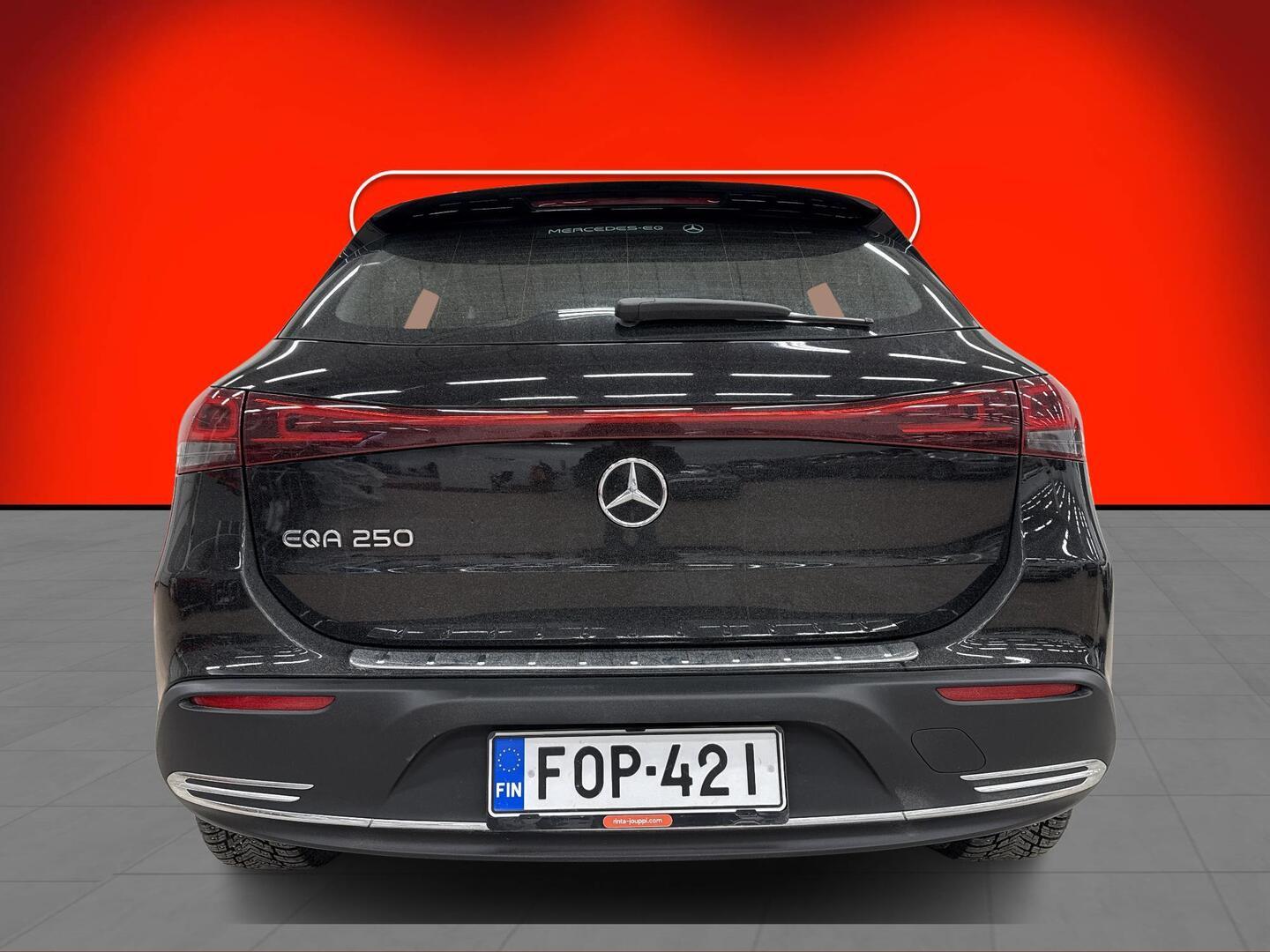 MERCEDES-BENZ EQA 2021