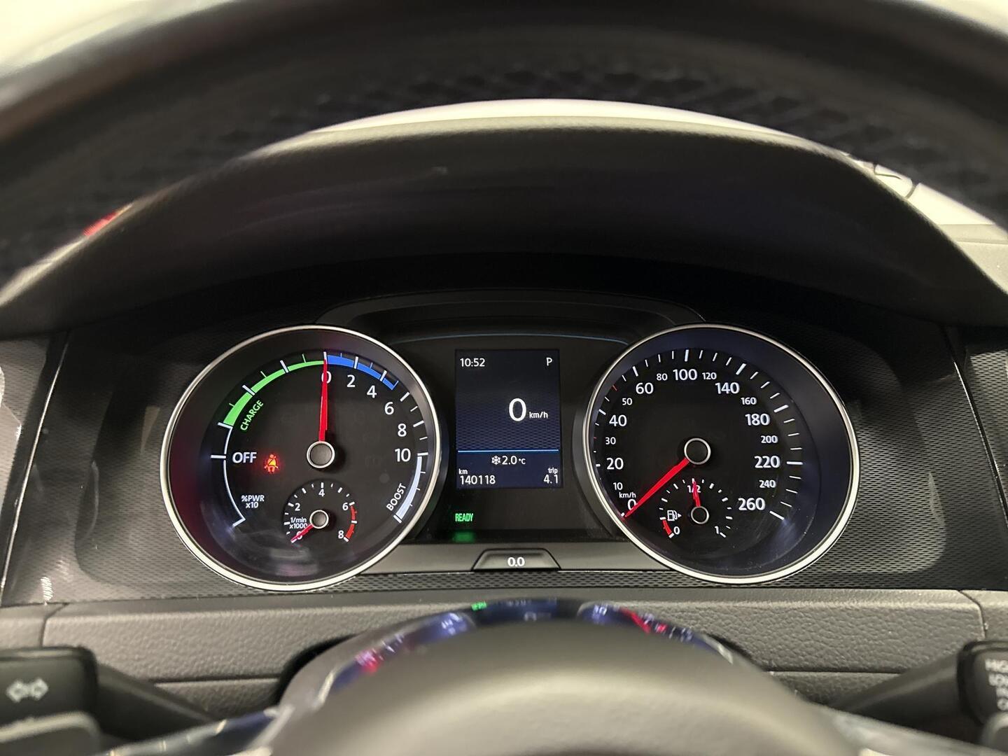 VOLKSWAGEN Golf 2017