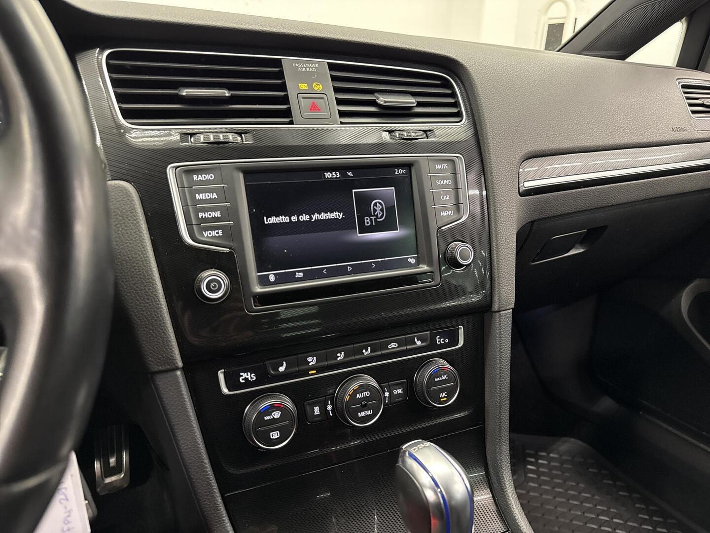 VOLKSWAGEN Golf 2017