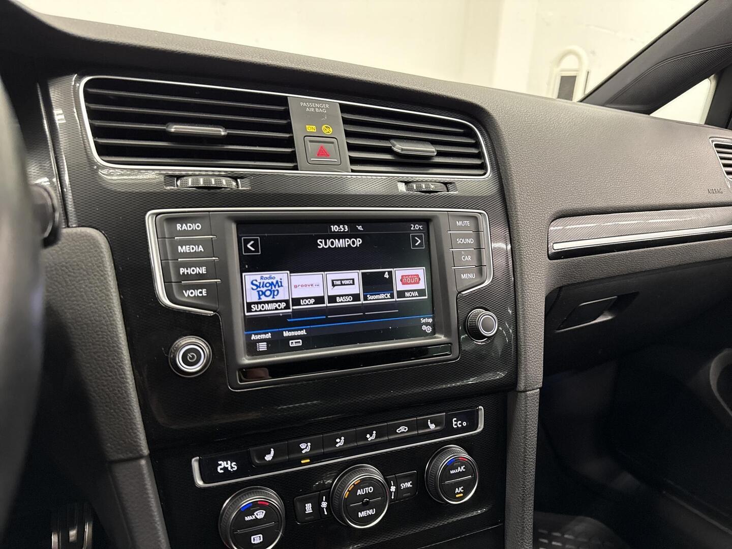 VOLKSWAGEN Golf 2017