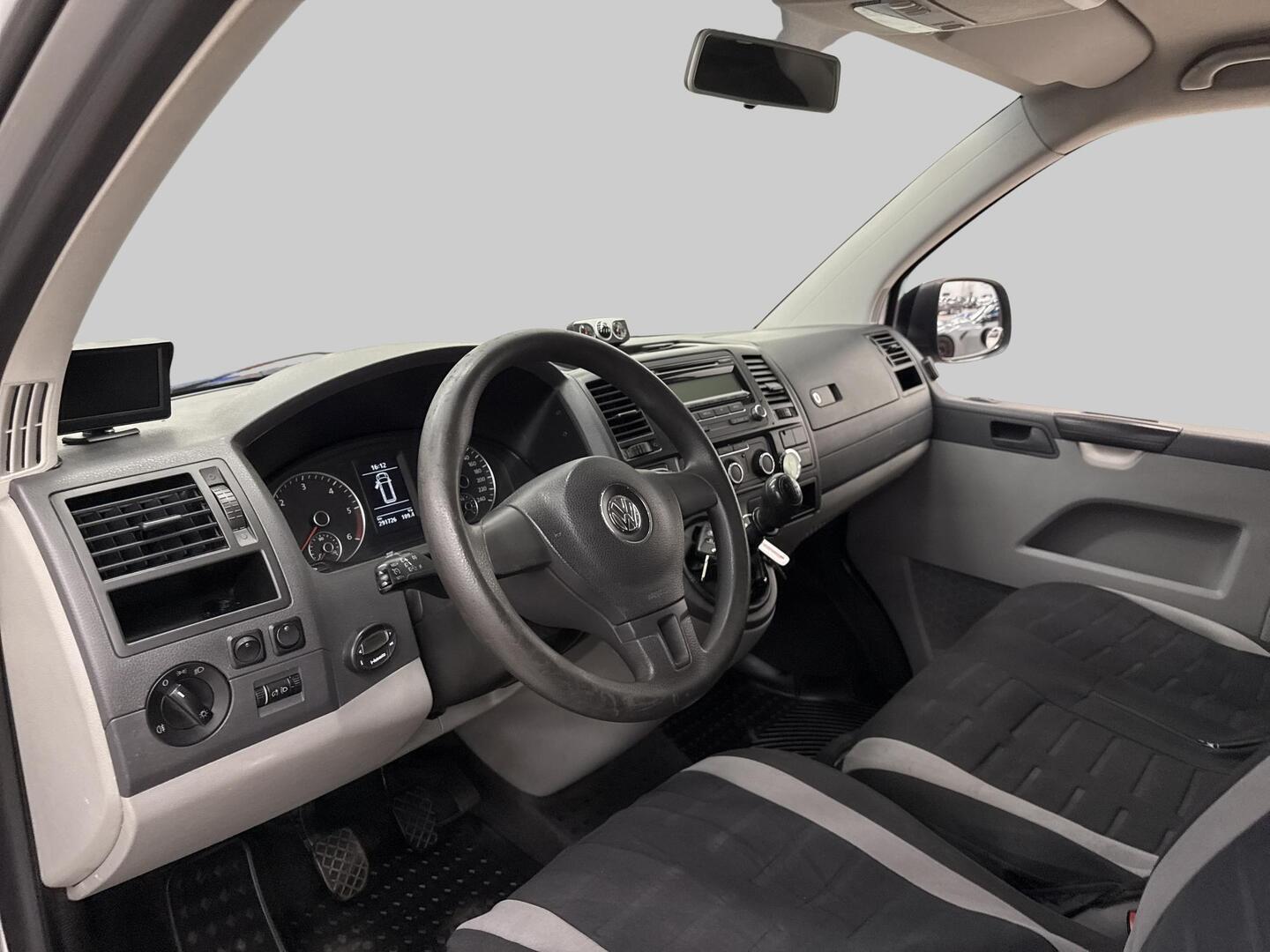 VOLKSWAGEN Transporter 2011