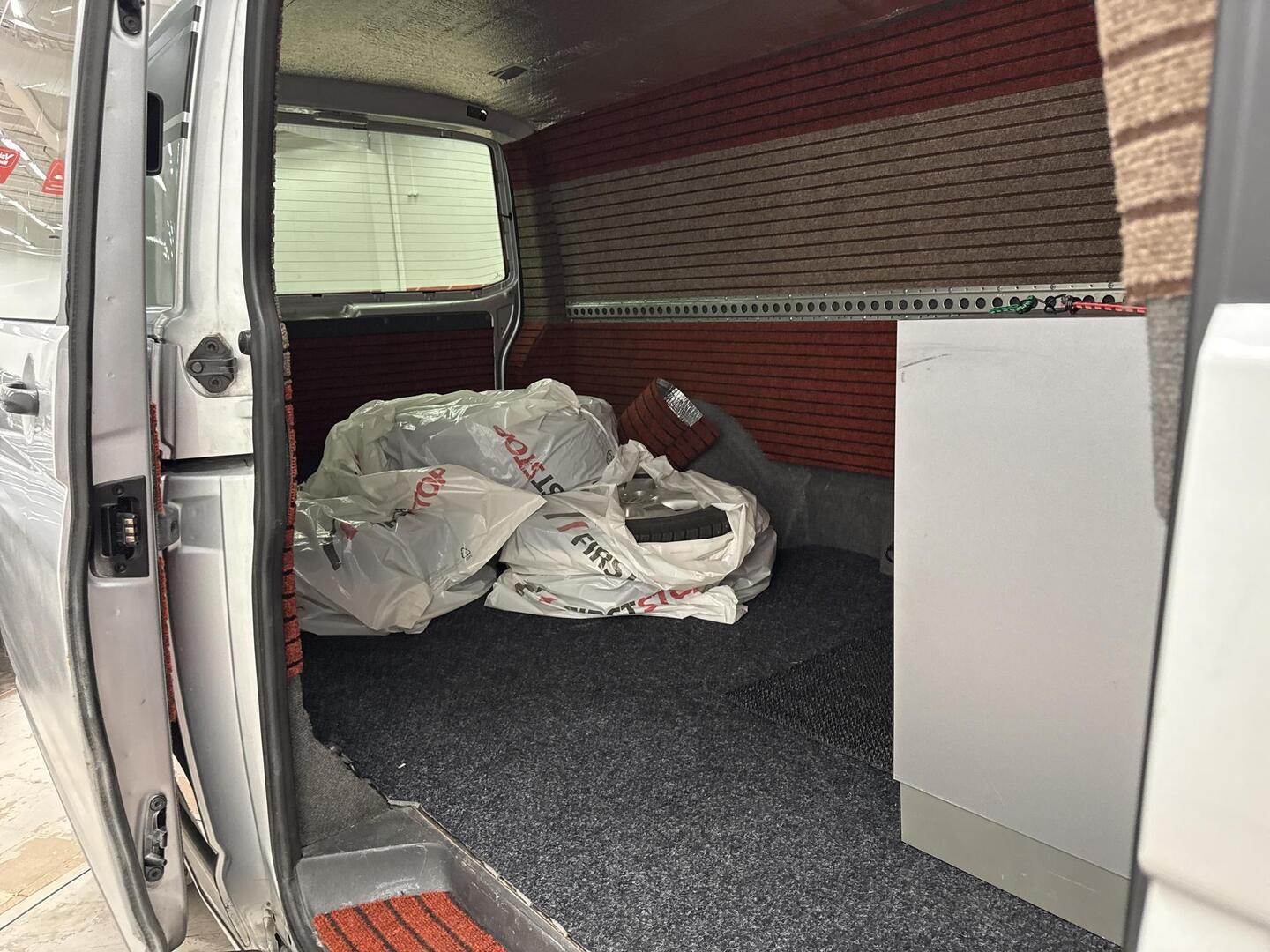 VOLKSWAGEN Transporter 2011