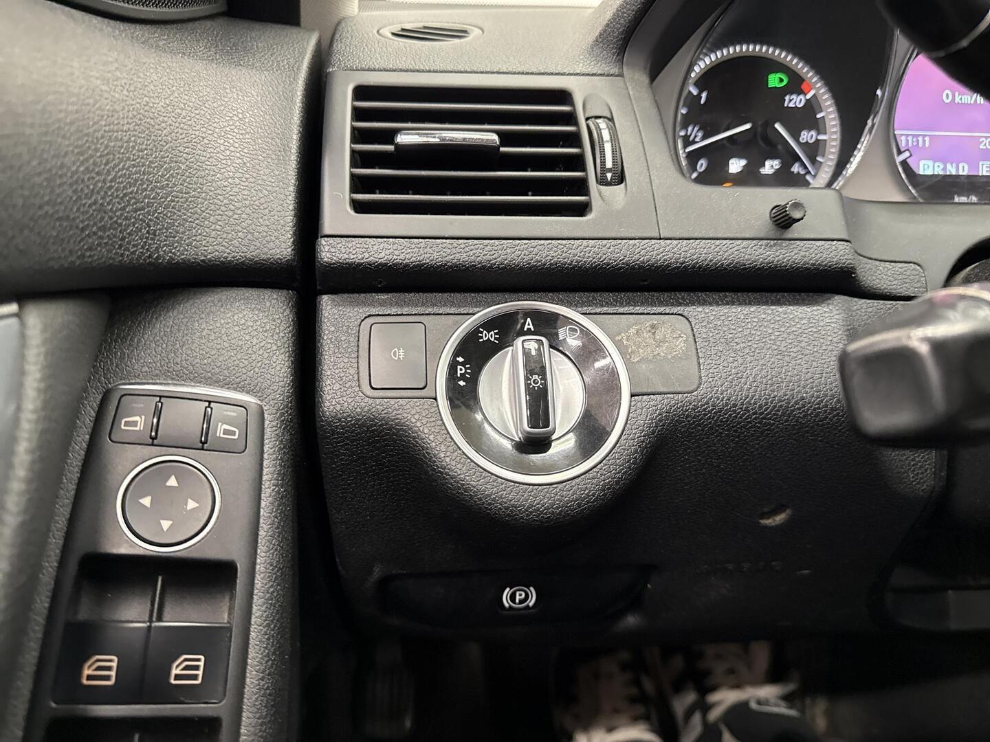 MERCEDES-BENZ C 2011