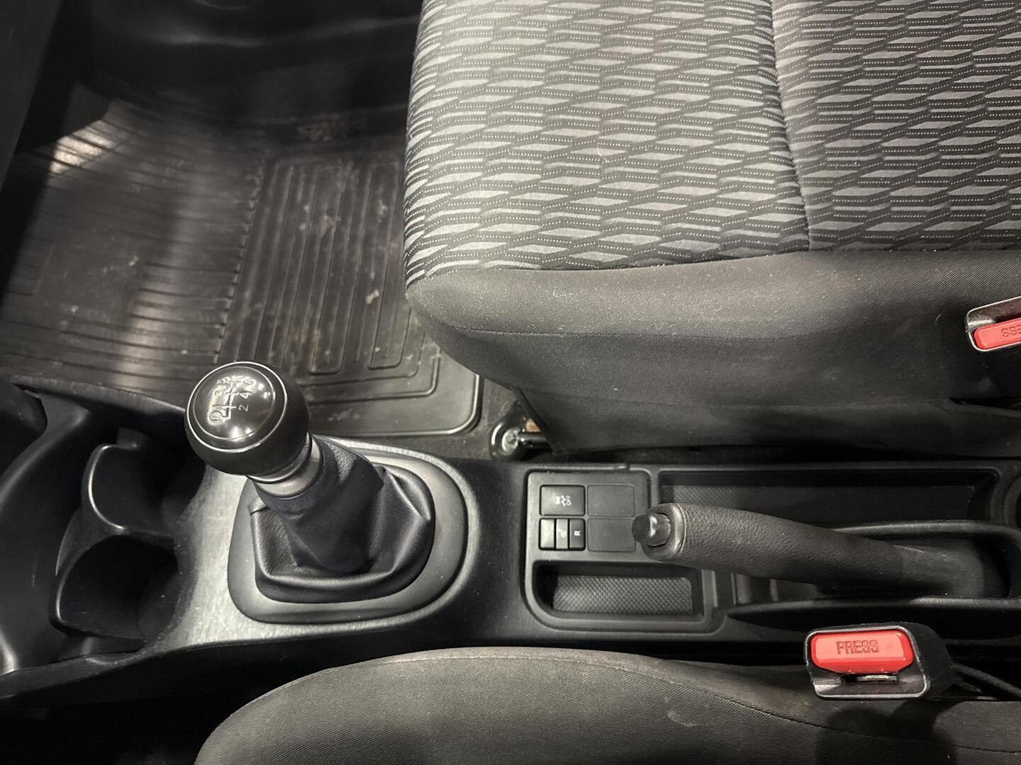TOYOTA Yaris 2013