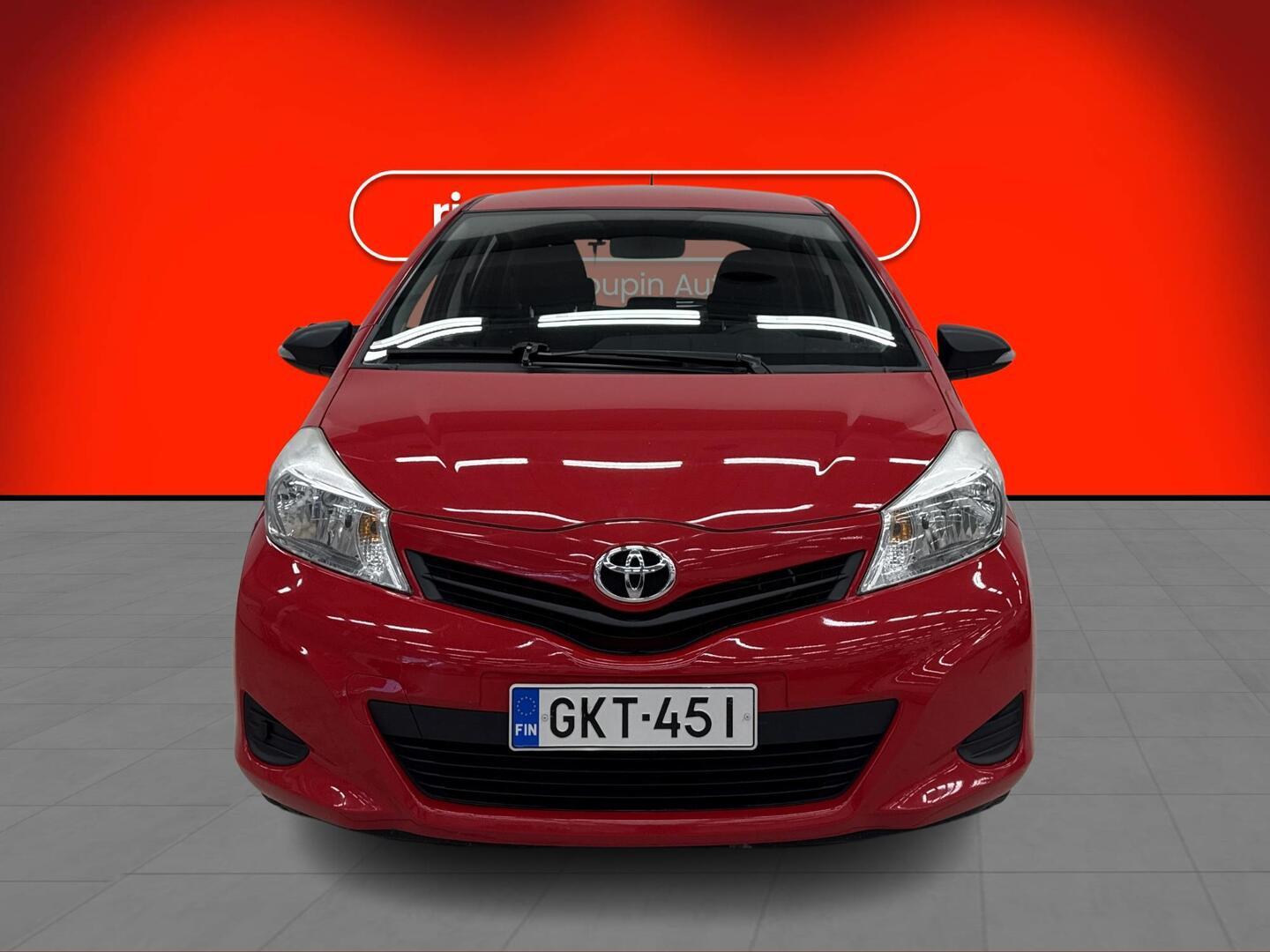TOYOTA Yaris 2013
