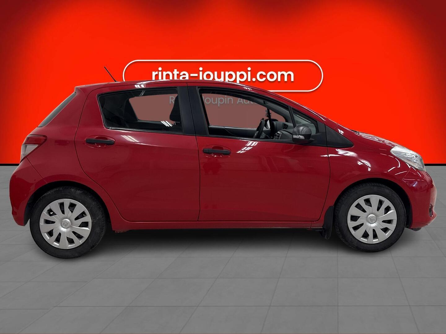 TOYOTA Yaris 2013
