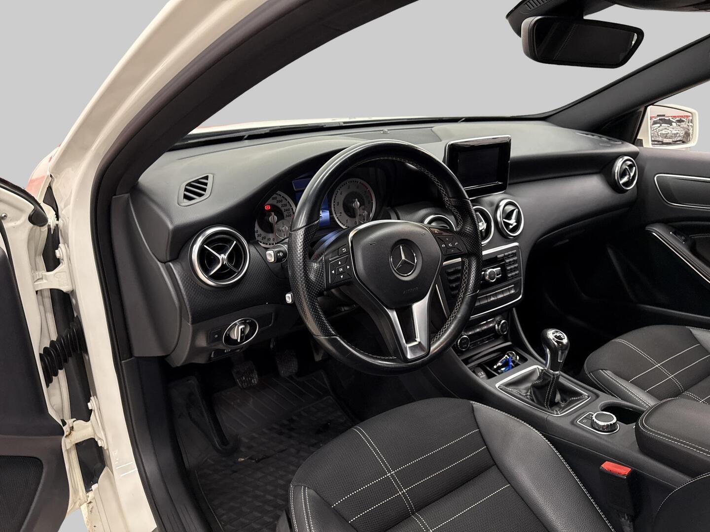 MERCEDES-BENZ A 2014