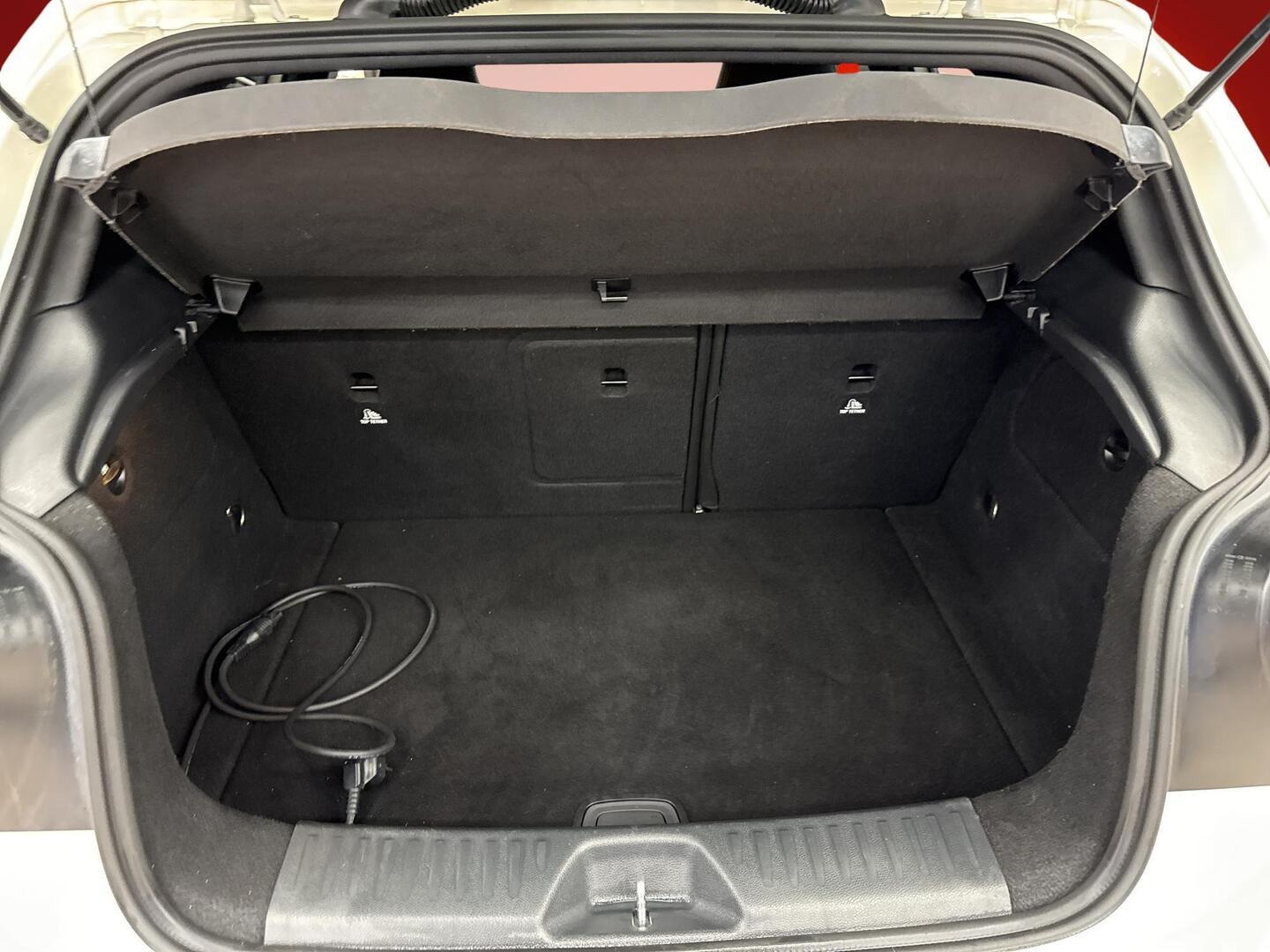 MERCEDES-BENZ A 2014