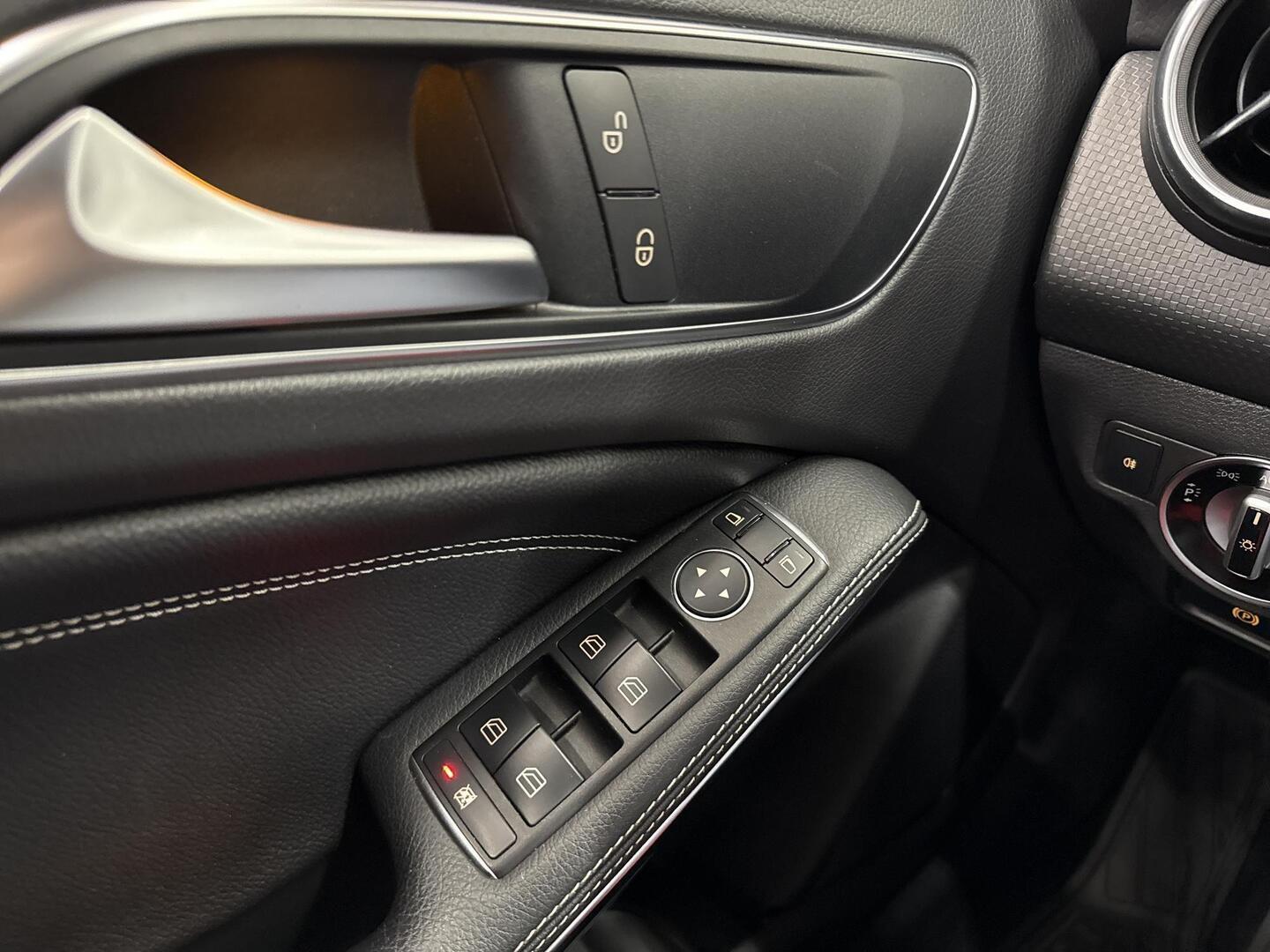 MERCEDES-BENZ A 2014