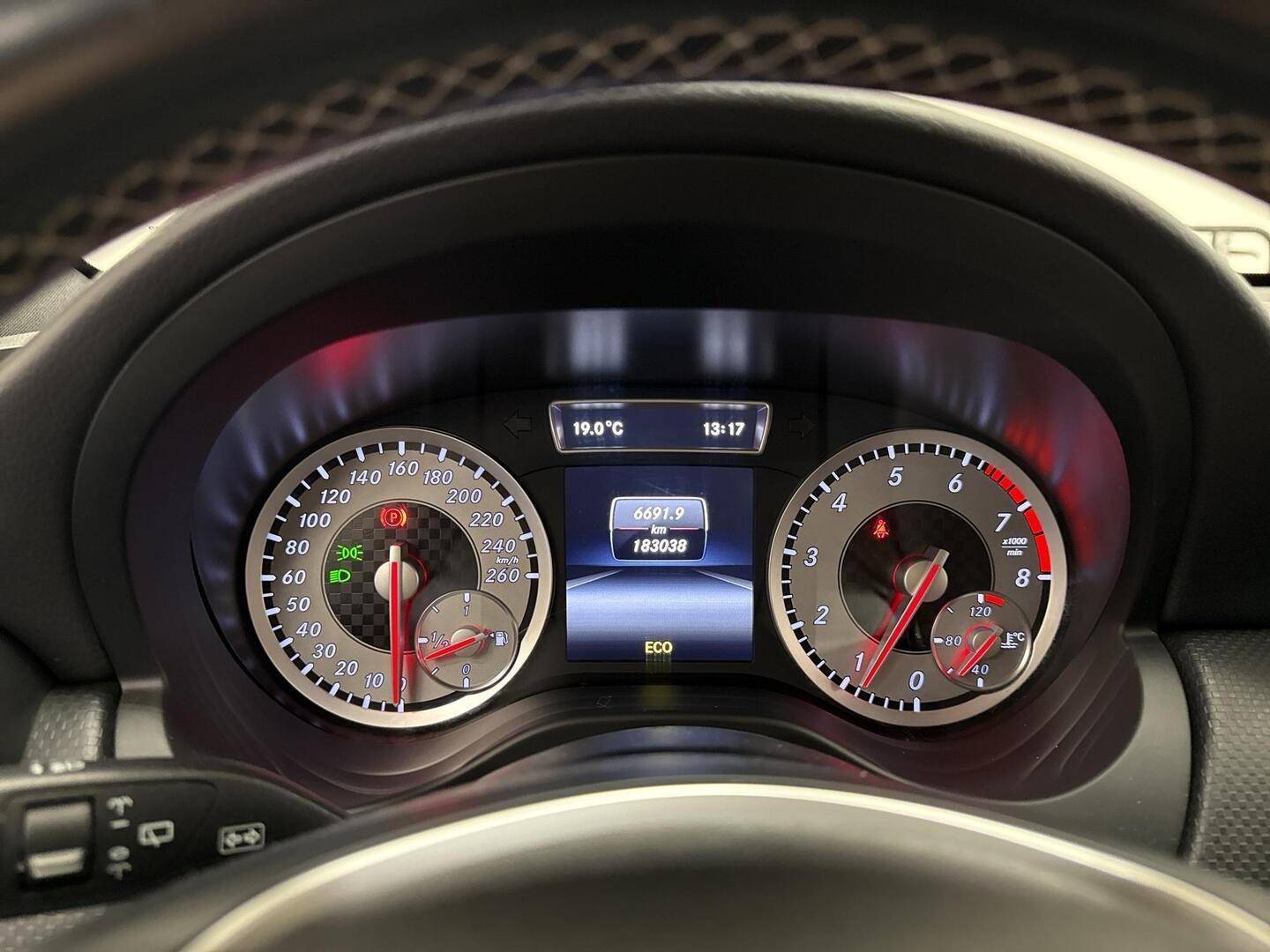 MERCEDES-BENZ A 2014