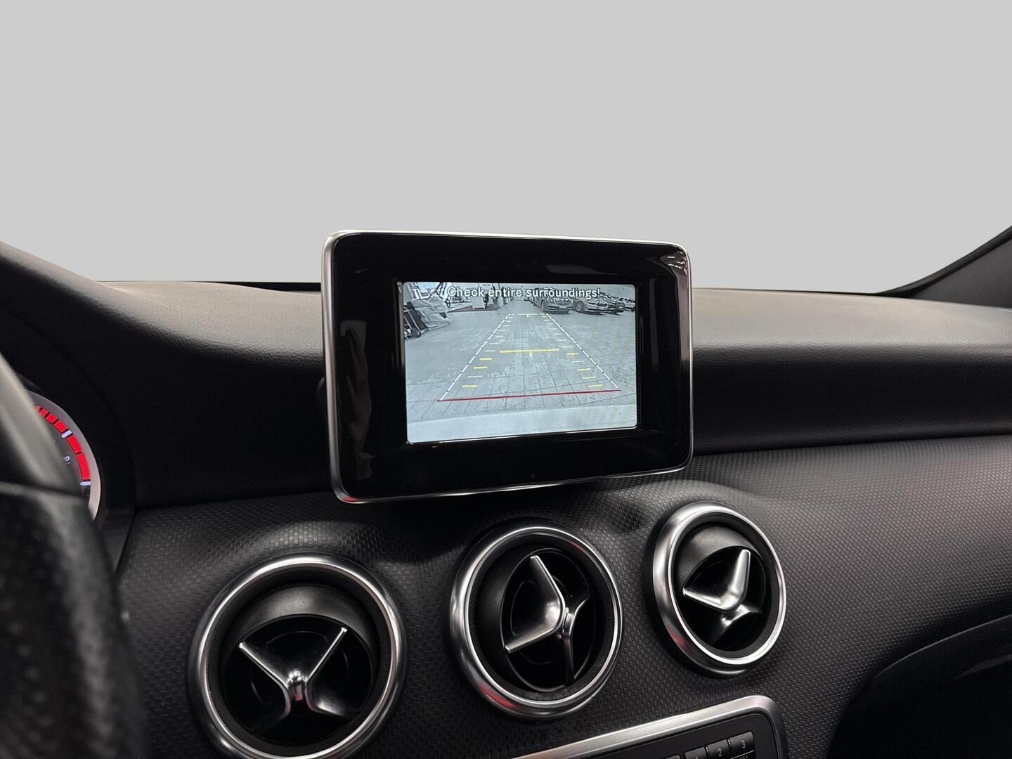 MERCEDES-BENZ A 2014