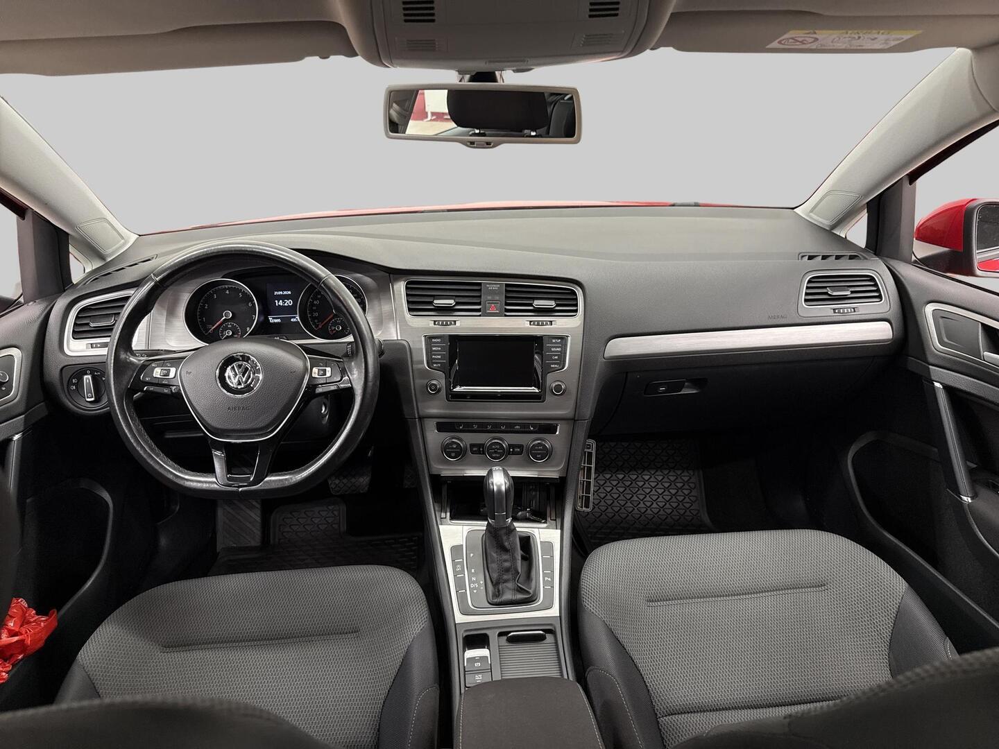 VOLKSWAGEN Golf 2015