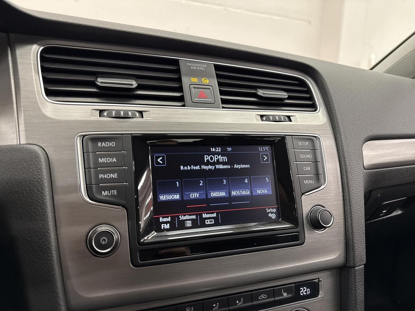 VOLKSWAGEN Golf 2015