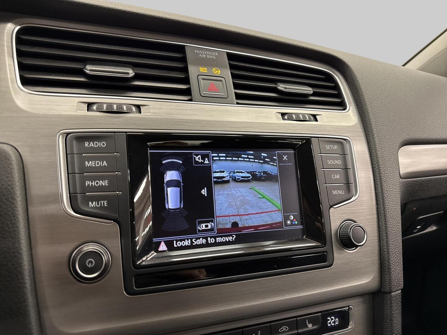 VOLKSWAGEN Golf 2015