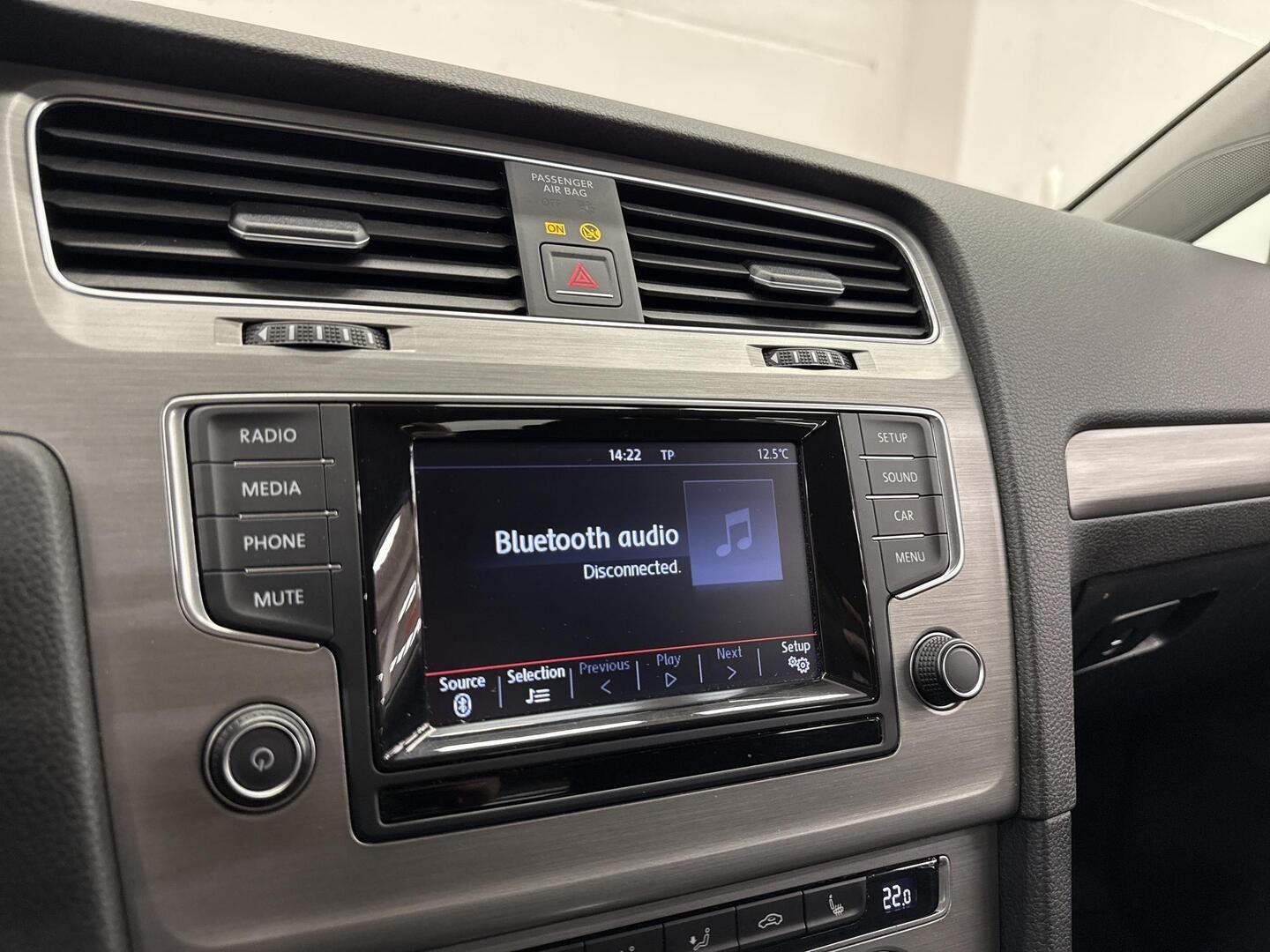 VOLKSWAGEN Golf 2015