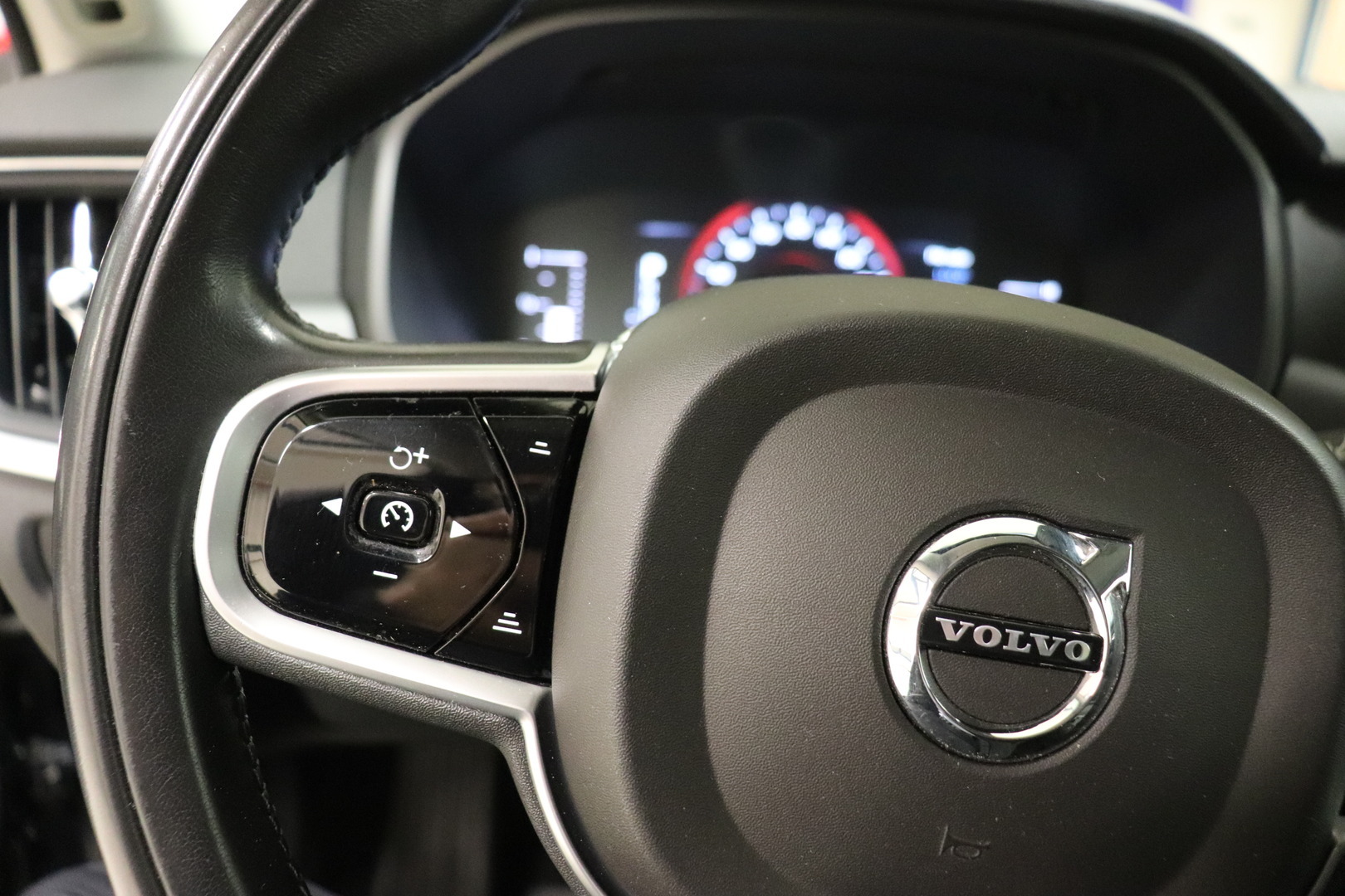 VOLVO V90 2018