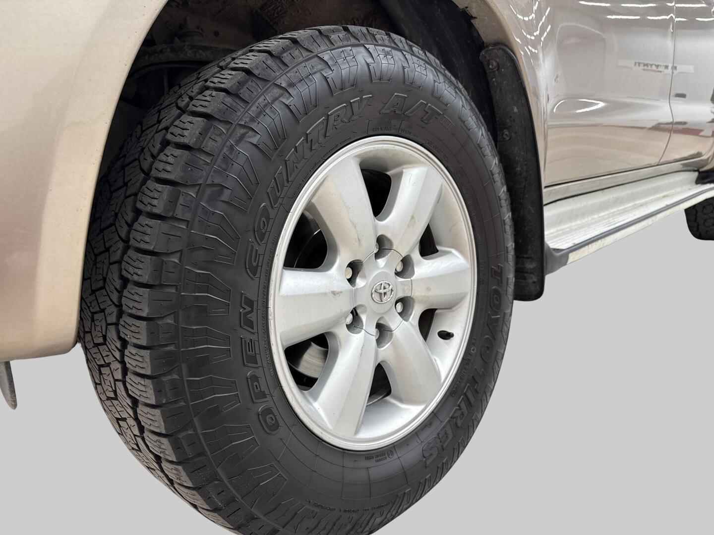 TOYOTA Hilux 2009