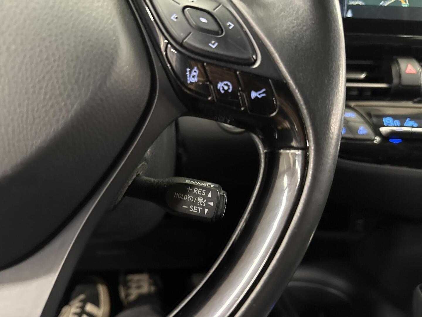 TOYOTA C-HR 2021
