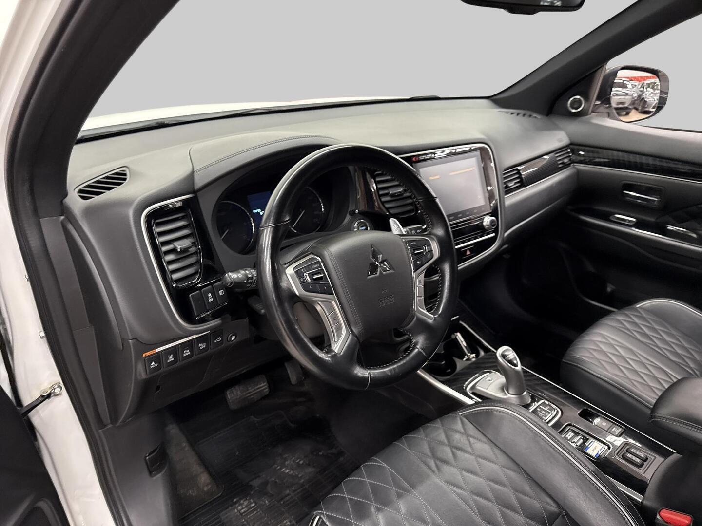MITSUBISHI Outlander PHEV 2021