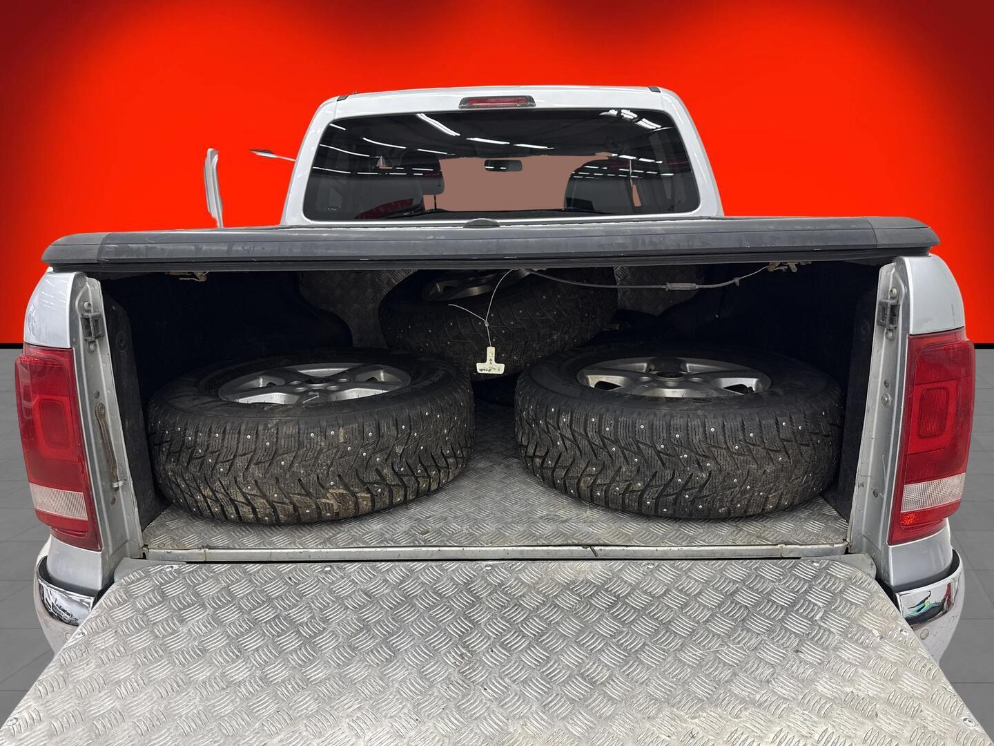 VOLKSWAGEN Amarok 2011