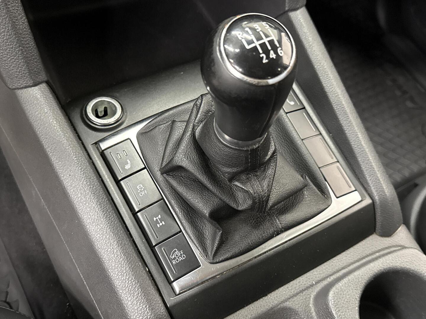 VOLKSWAGEN Amarok 2011