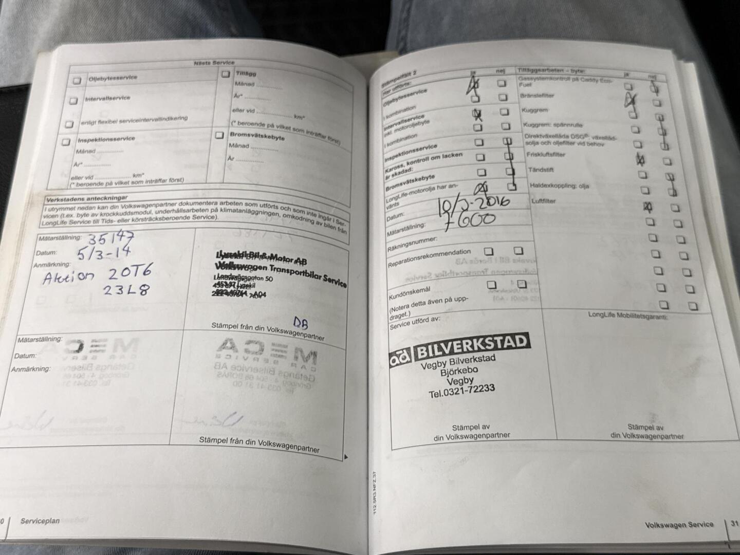 VOLKSWAGEN Amarok 2011